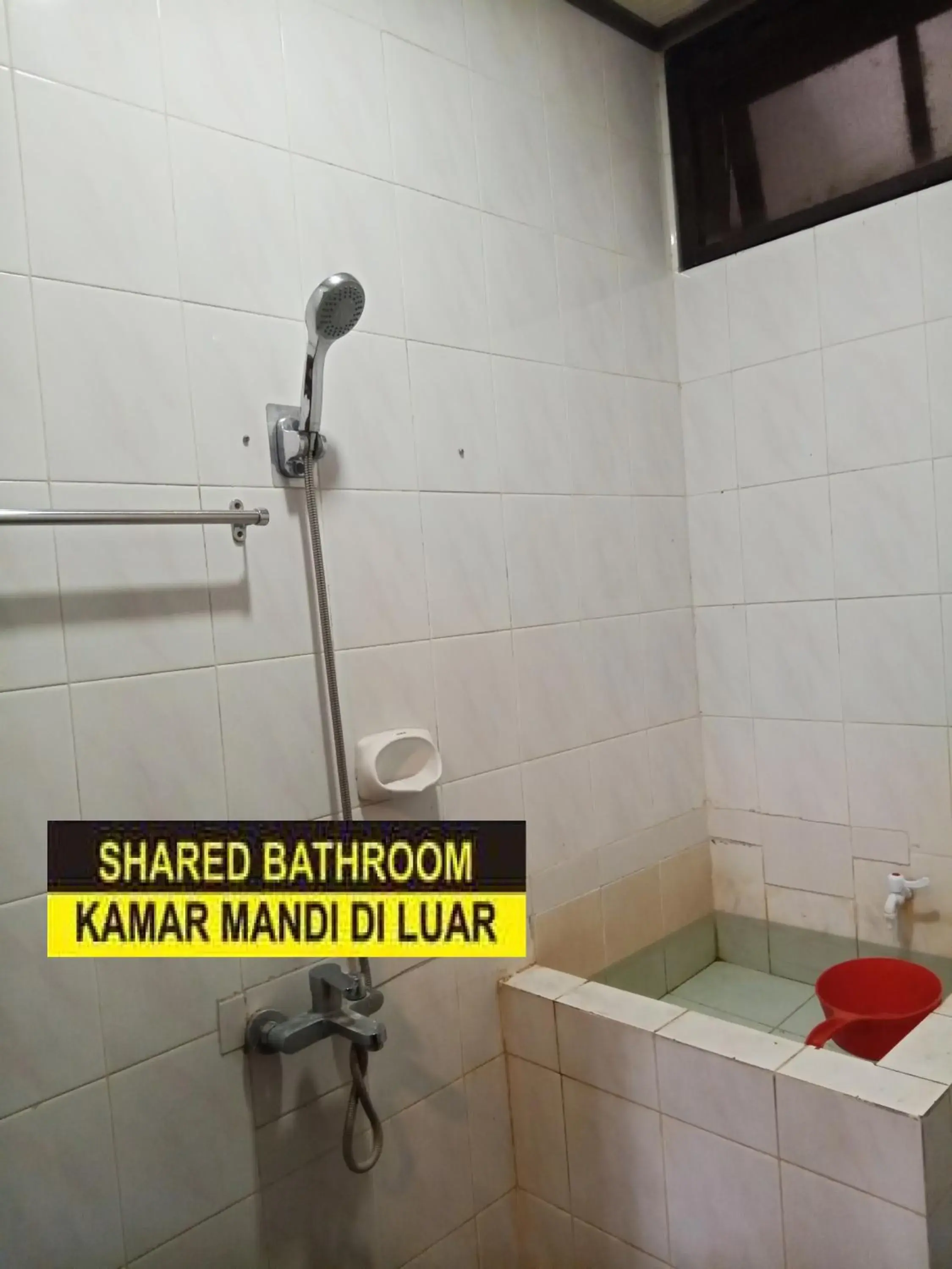 Bathroom in Hotel Pandu Lakeside Tuktuk Bathroom in Hotel Pandu Lakeside Tuktuk