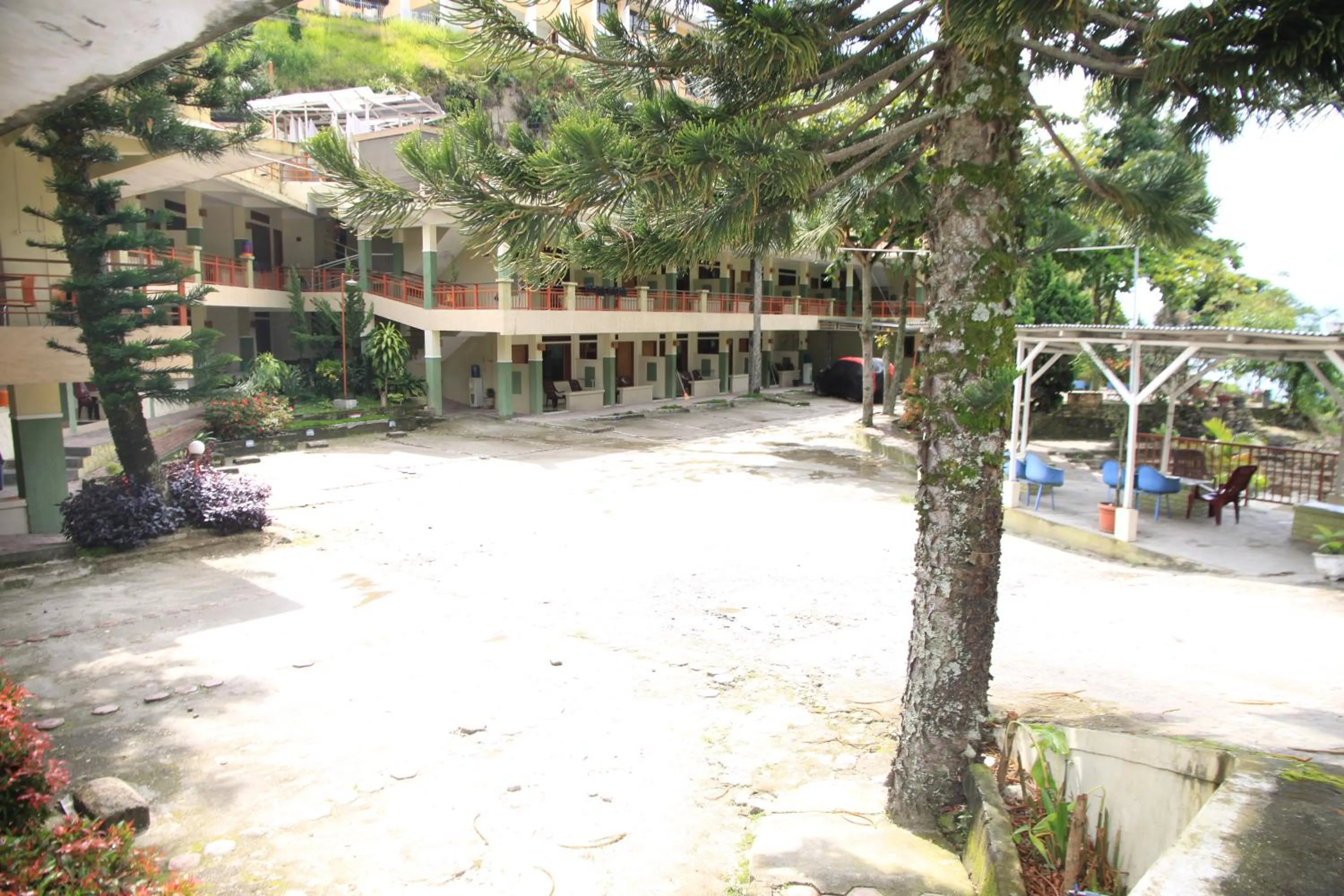 Property building in Pandu Lakeside Hotel Parapat