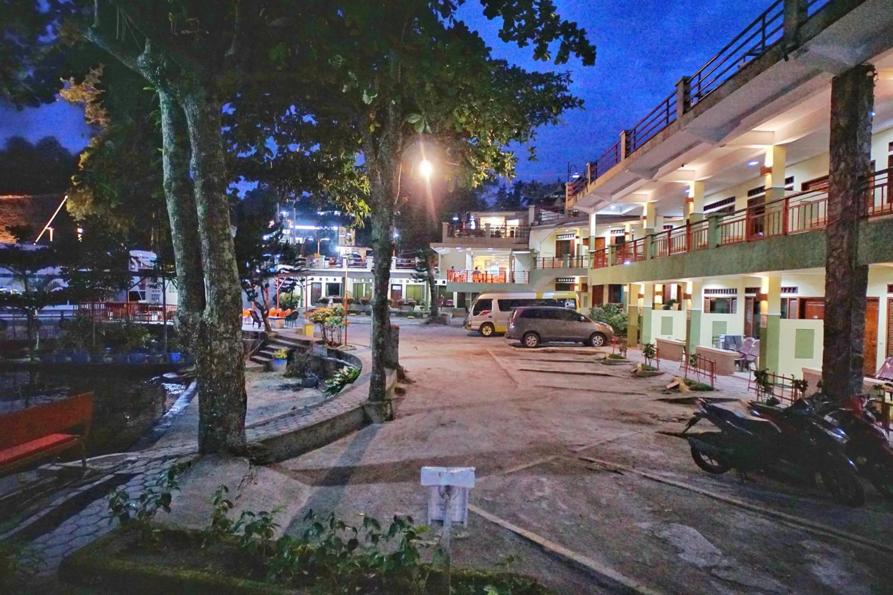 Pandu Lakeside Hotel Parapat