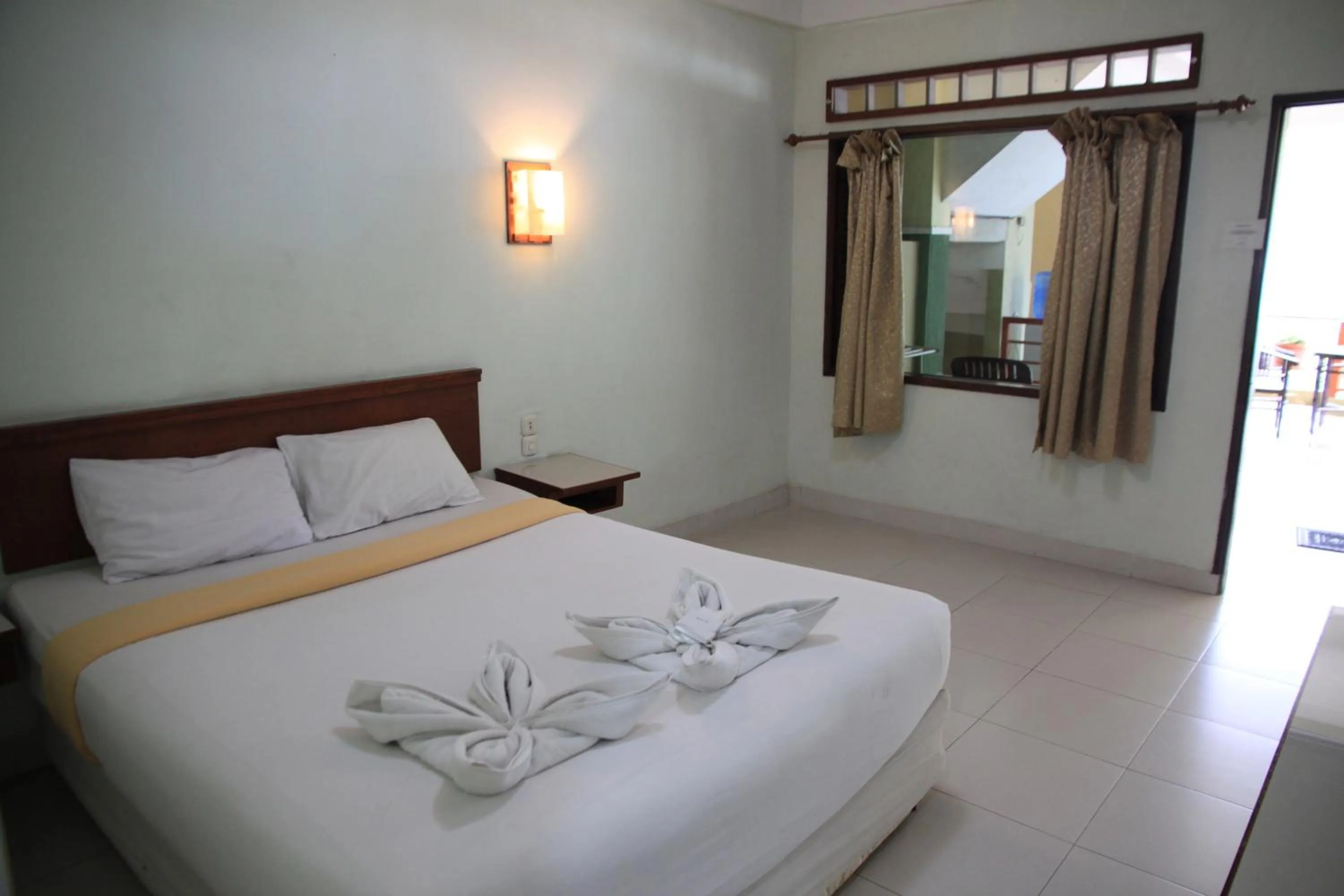 Bed in Pandu Lakeside Hotel Parapat