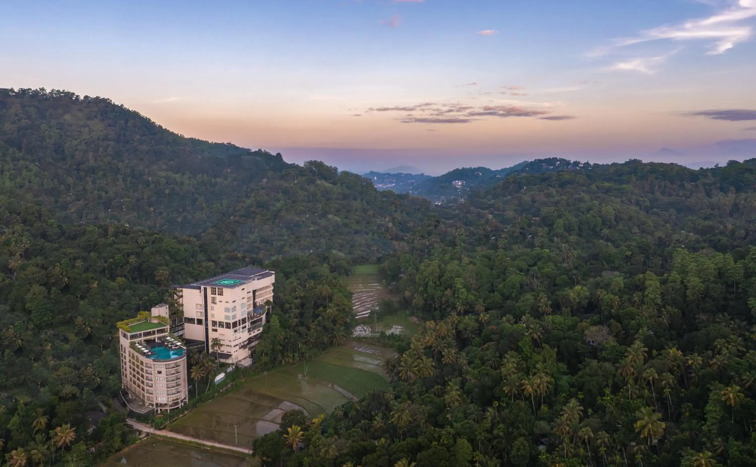 Property building in The Golden Crown Hotel Property building in The Golden Crown Hotel