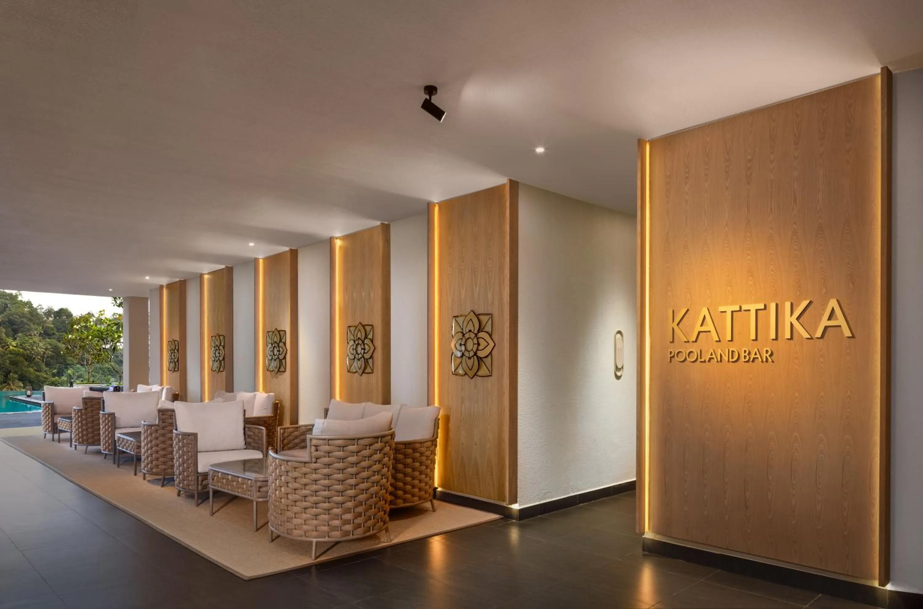 Lounge or bar in The Golden Crown Hotel