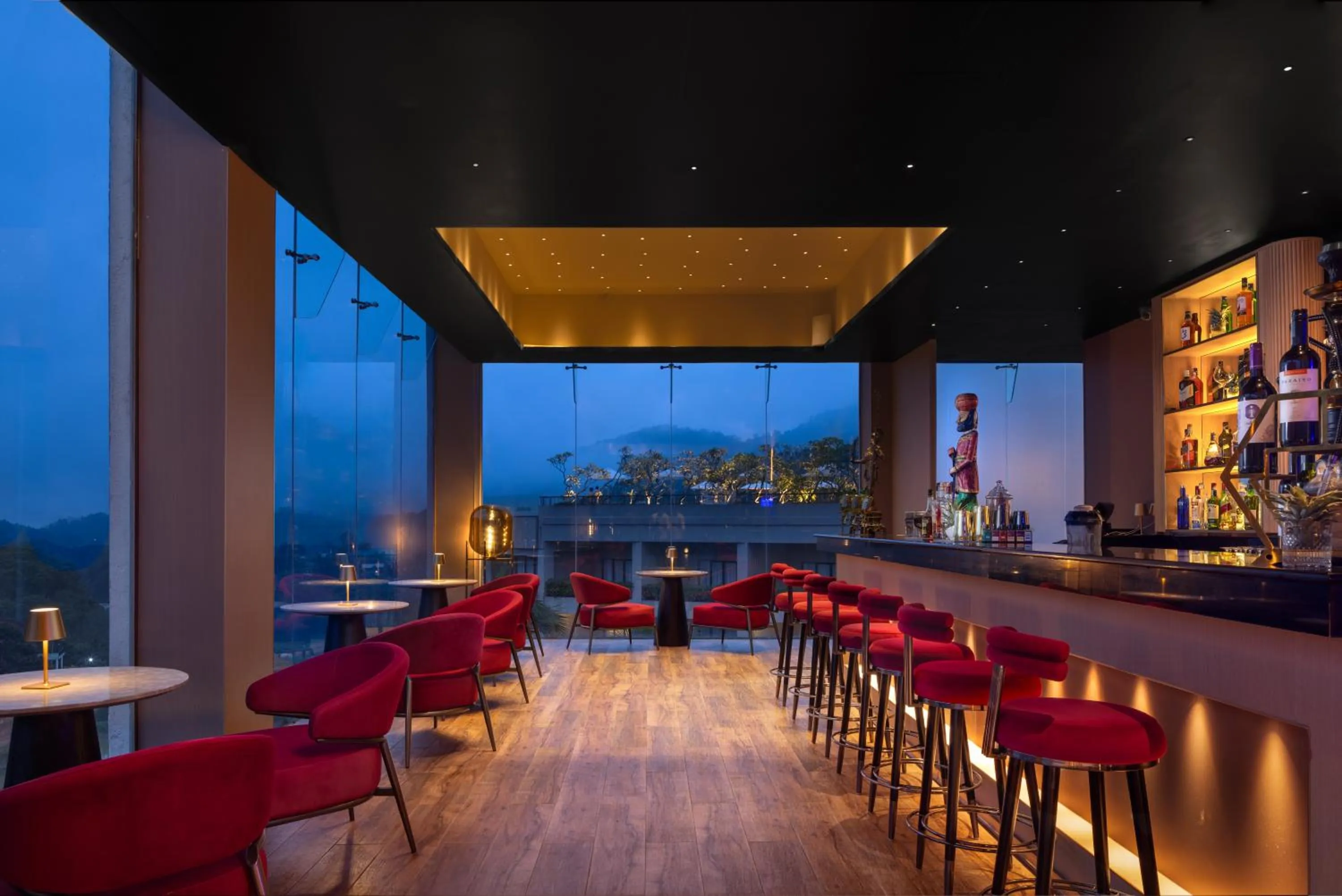 Lounge or bar in The Golden Crown Hotel