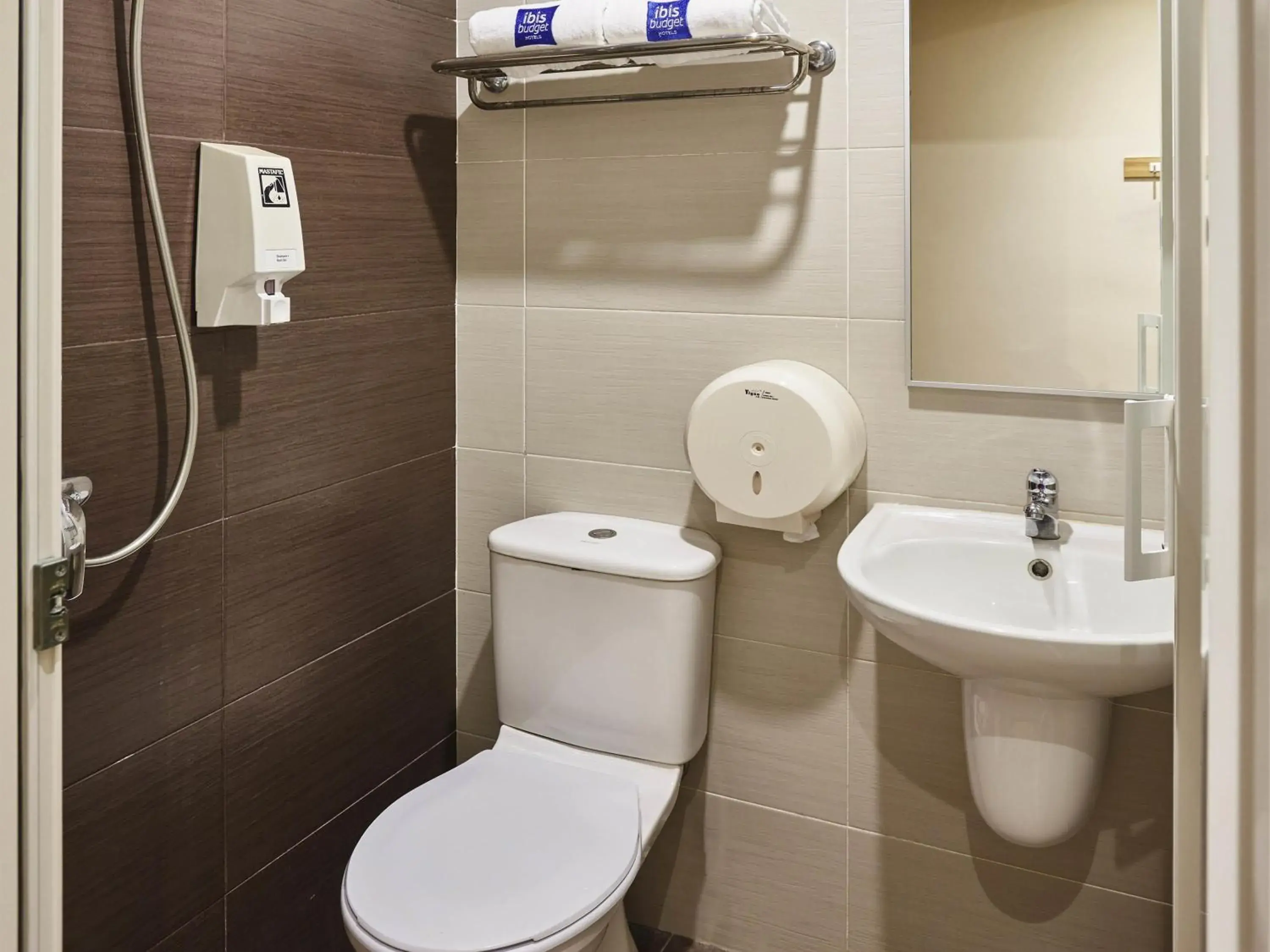 Superior Double Room in ibis budget Singapore West Coast Superior Double Room in ibis budget Singapore West Coast