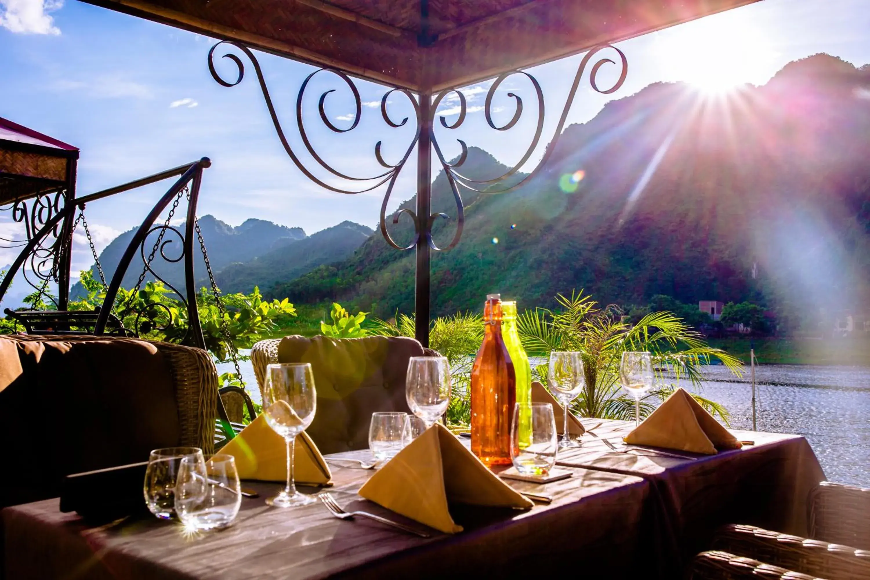 Restaurant/places to eat in Victory Road Villas Restaurant/places to eat in Victory Road Villas