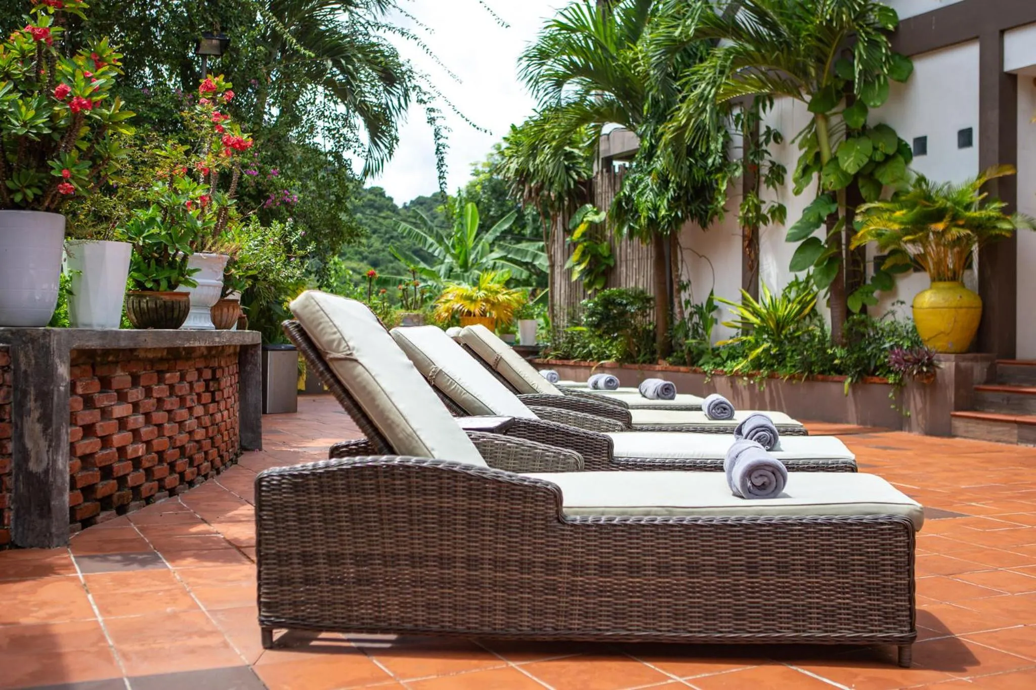 sunbed in Victory Road Villas