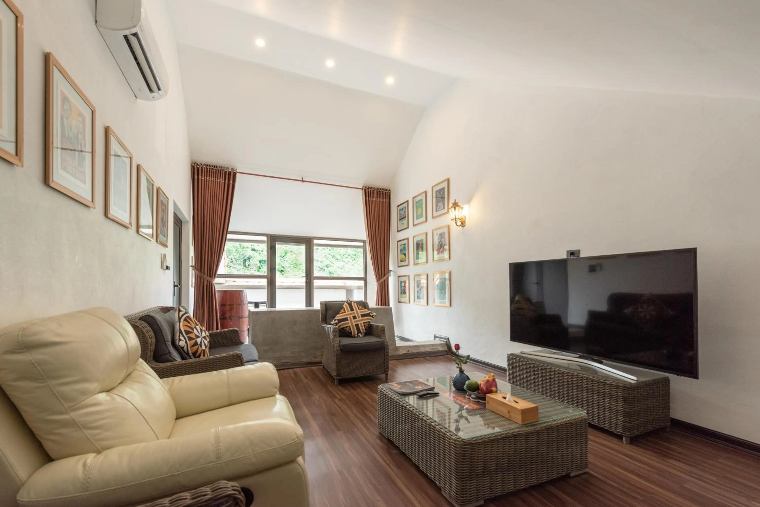 TV and multimedia in Victory Road Villas