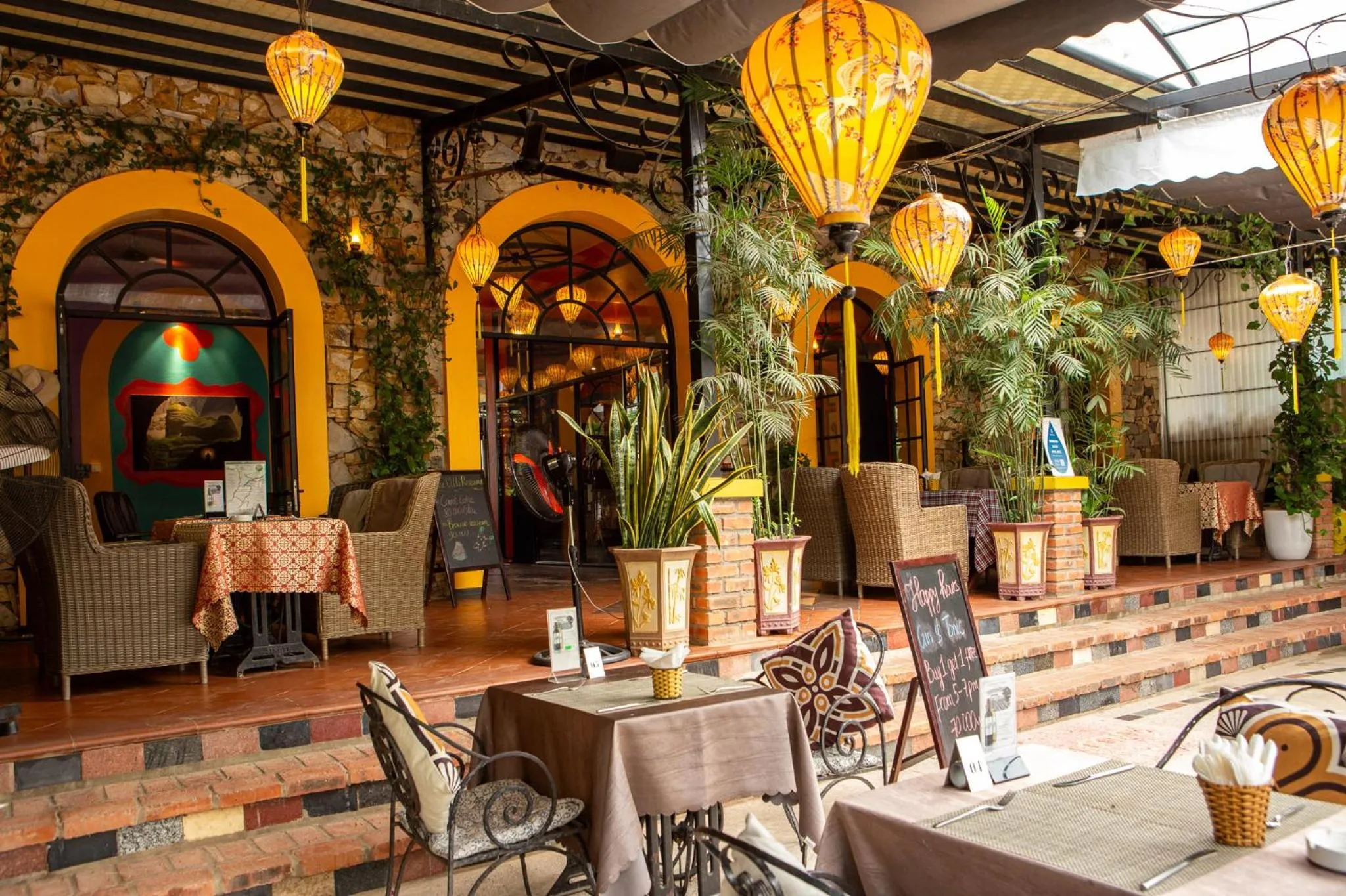 Restaurant/places to eat in Victory Road Villas