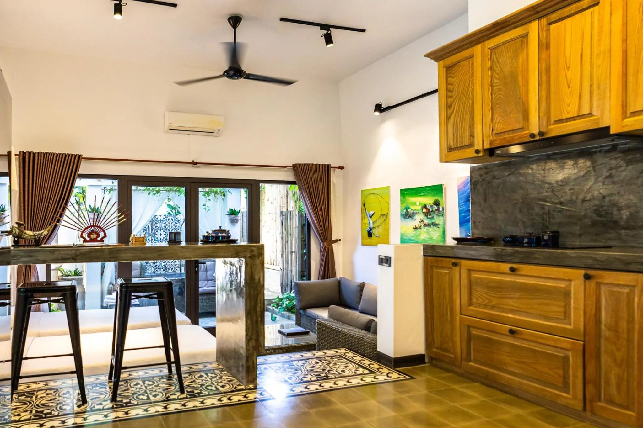 Kitchen or kitchenette in Victory Road Villas