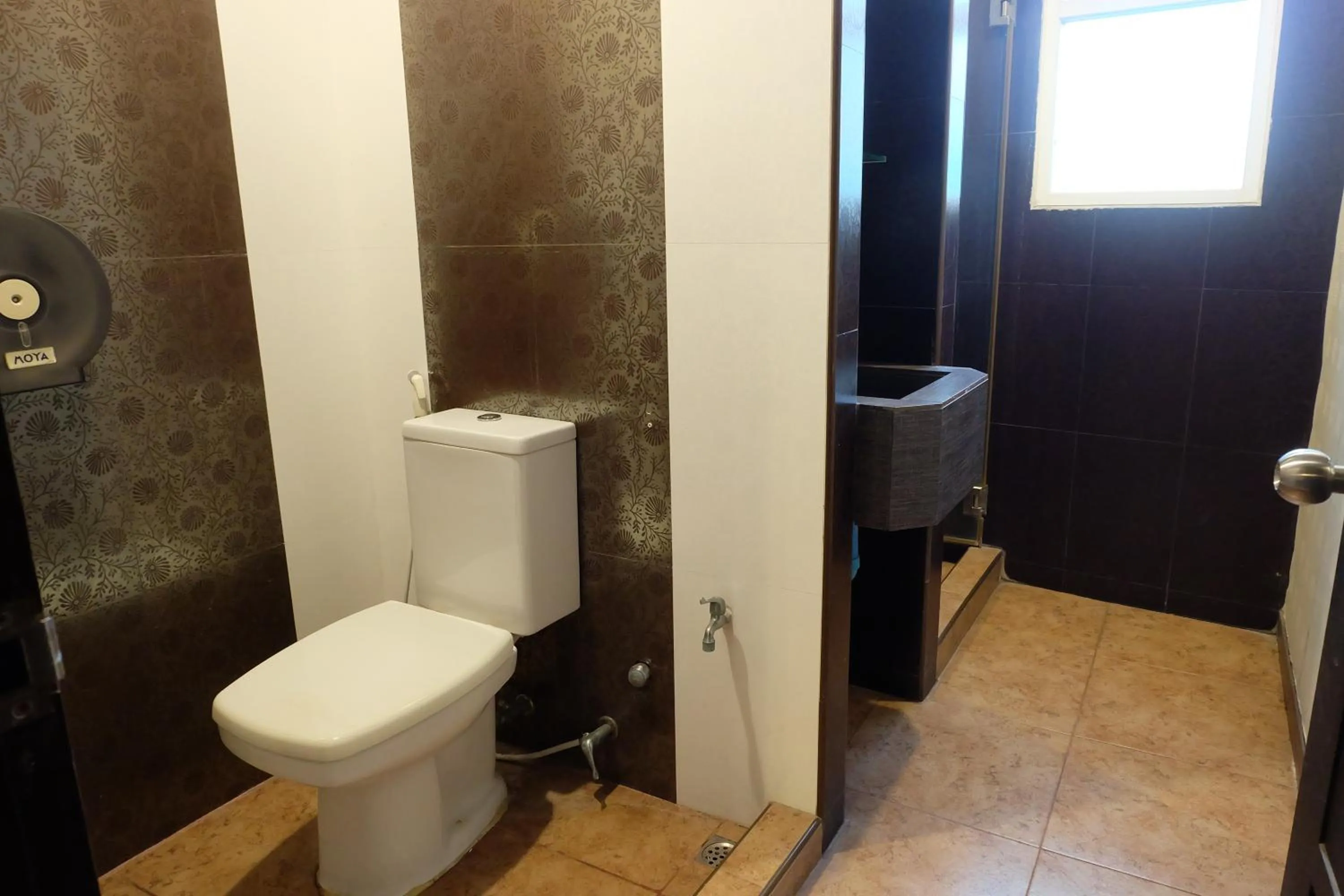 Toilet in Sabai Sabai@Sukhumvit Hotel