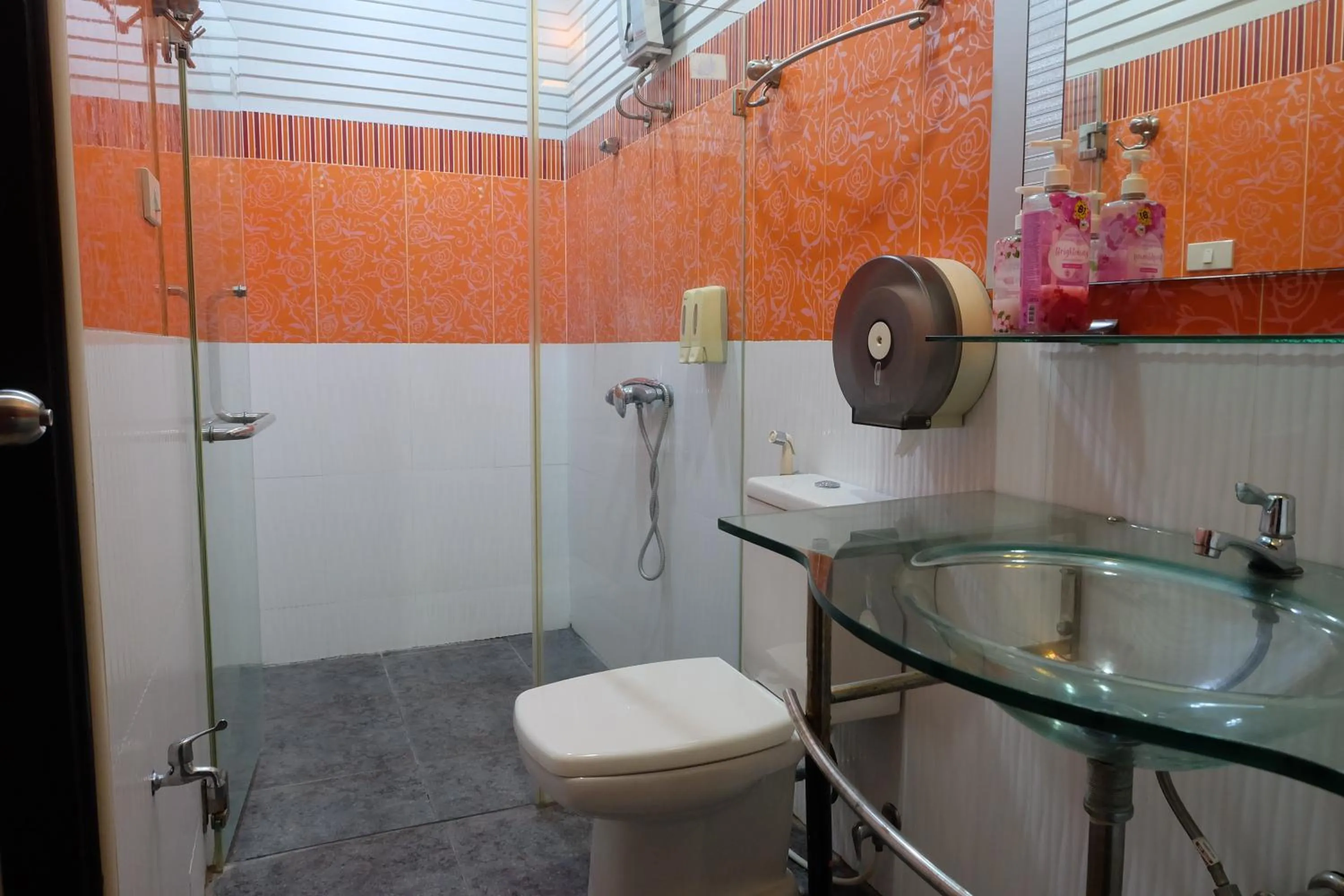 Shower in Sabai Sabai@Sukhumvit Hotel