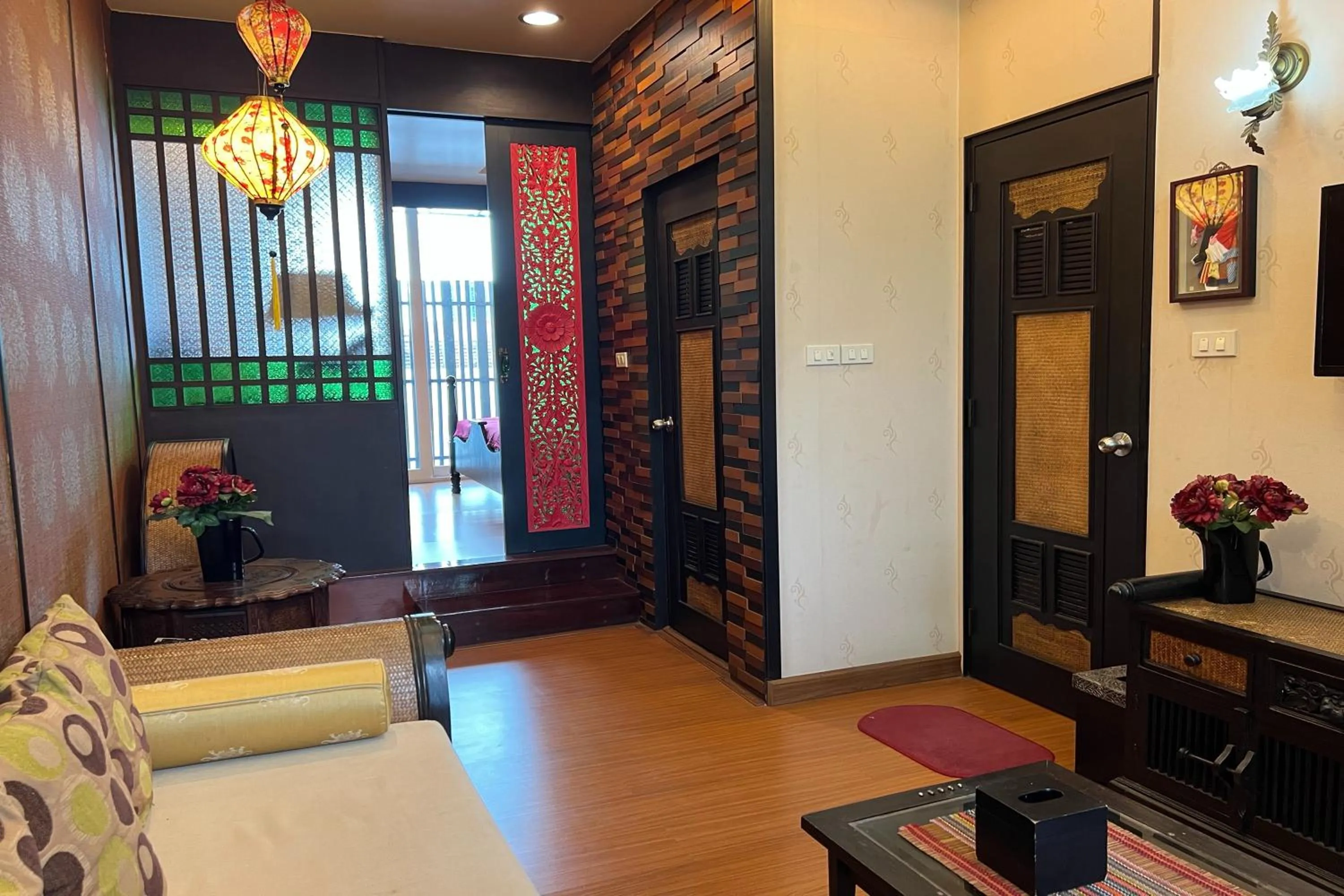 Seating area in Sabai Sabai@Sukhumvit Hotel