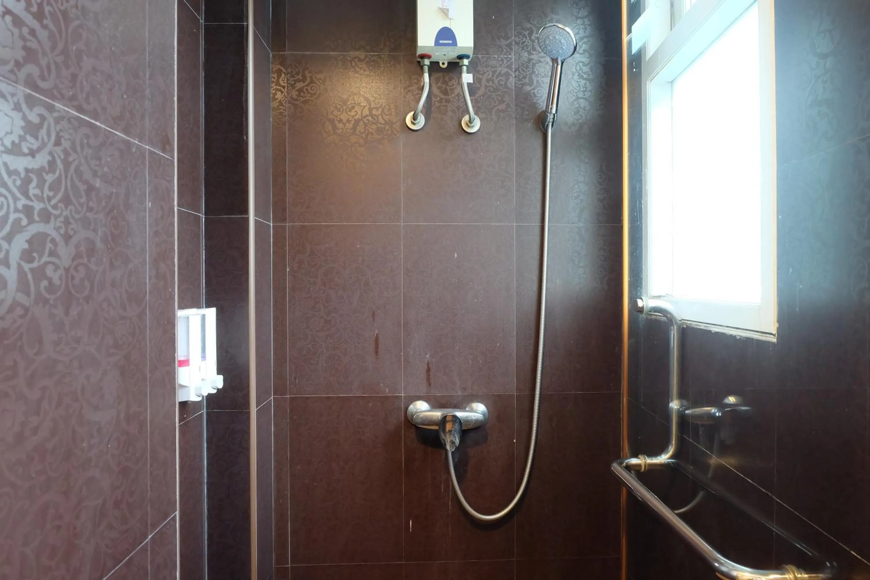 Shower in Sabai Sabai@Sukhumvit Hotel