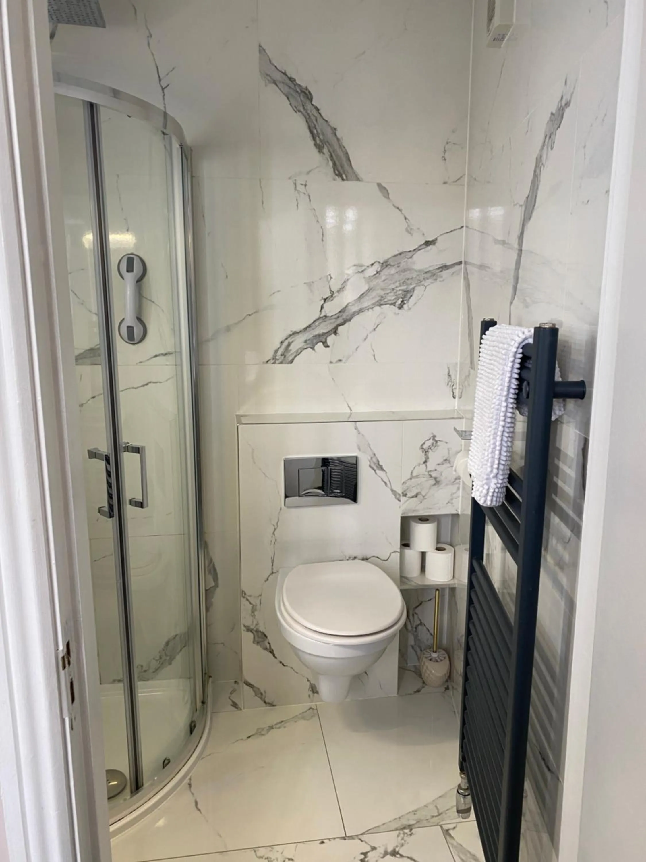 Bedroom in Avoca House B&B