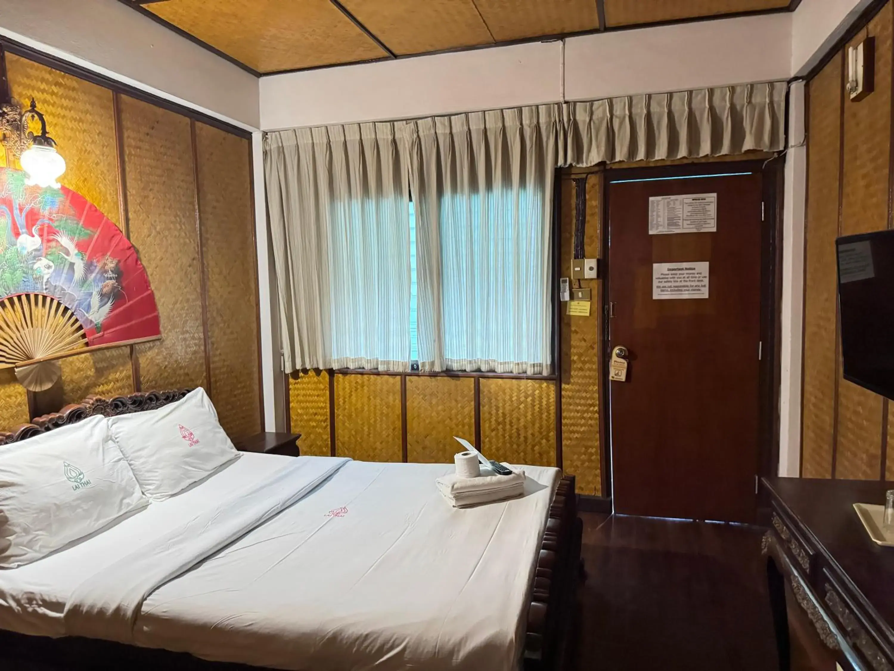 Superior Double Room in Collection O Khu Mueang near Tha Phae Gate formerly Lai Thai Guesthouse Superior Double Room in Collection O Khu Mueang near Tha Phae Gate formerly Lai Thai Guesthouse