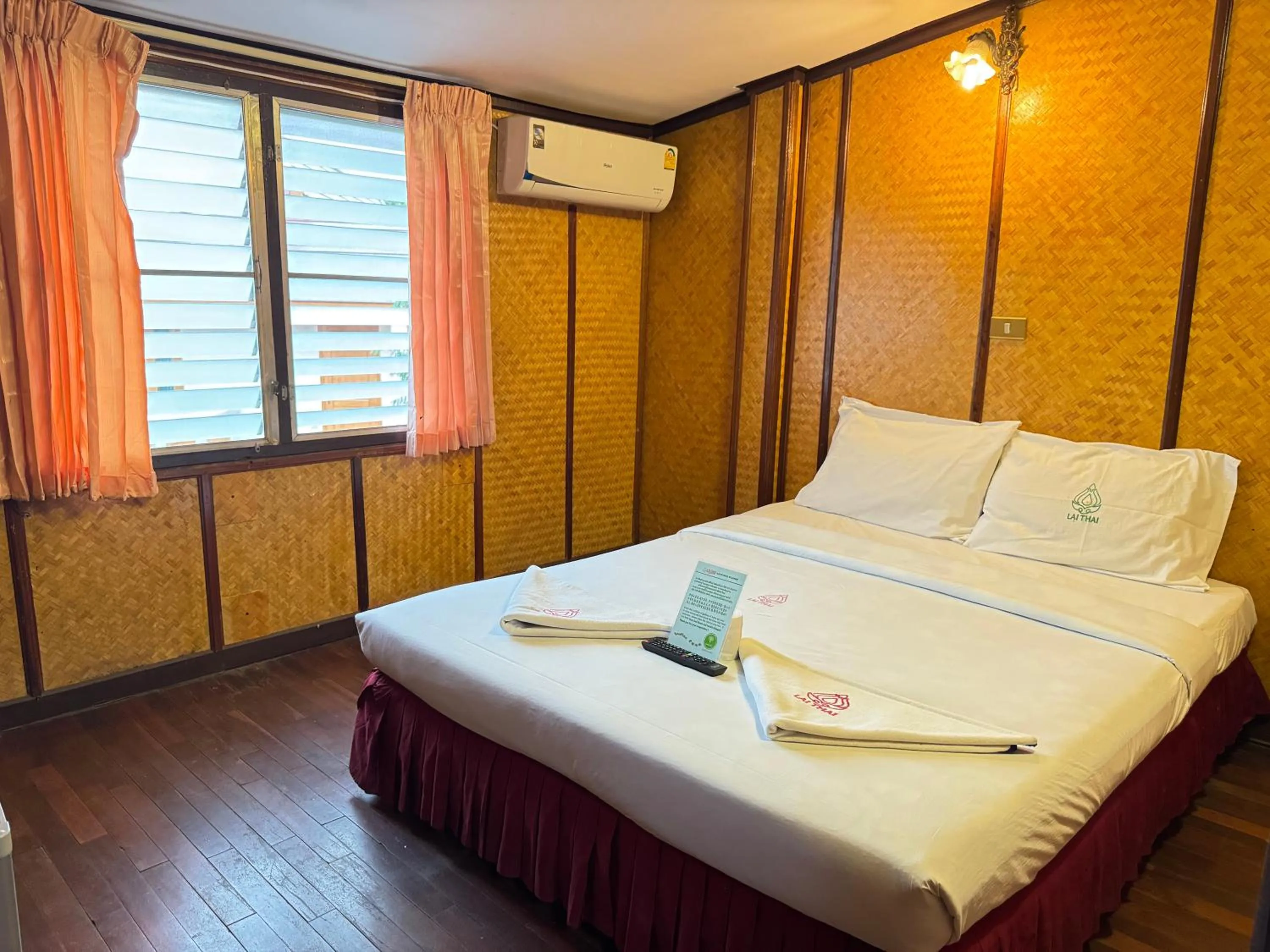 Bed in Lai Thai Guest House