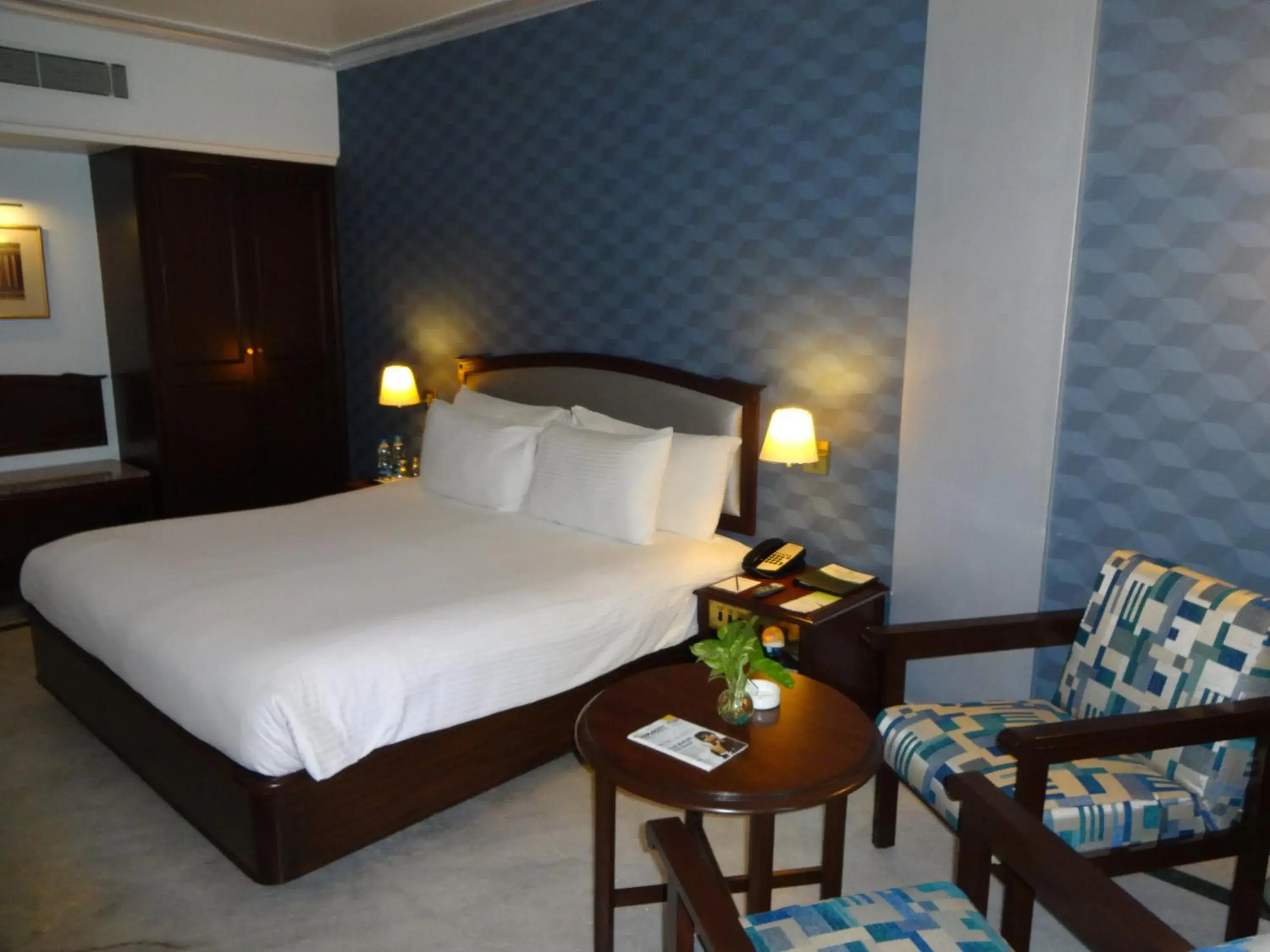 Photo of the whole room, Bed in Radha Regent, Chennai Photo of the whole room, Bed in Radha Regent, Chennai