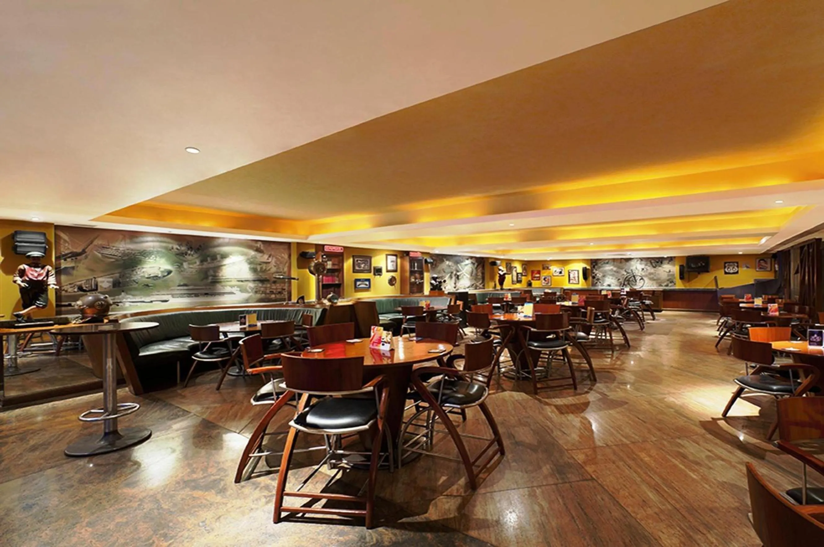 Lounge or bar in Radha Regent, Chennai