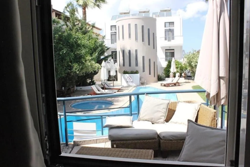 Balcony/Terrace in Elizabeth Suites