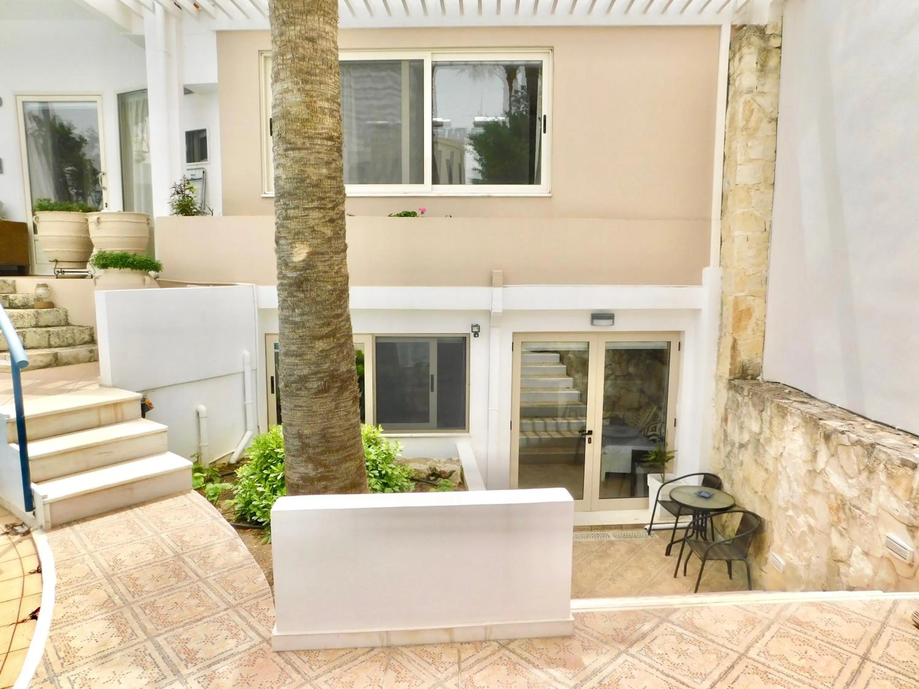 Patio in Elizabeth Suites