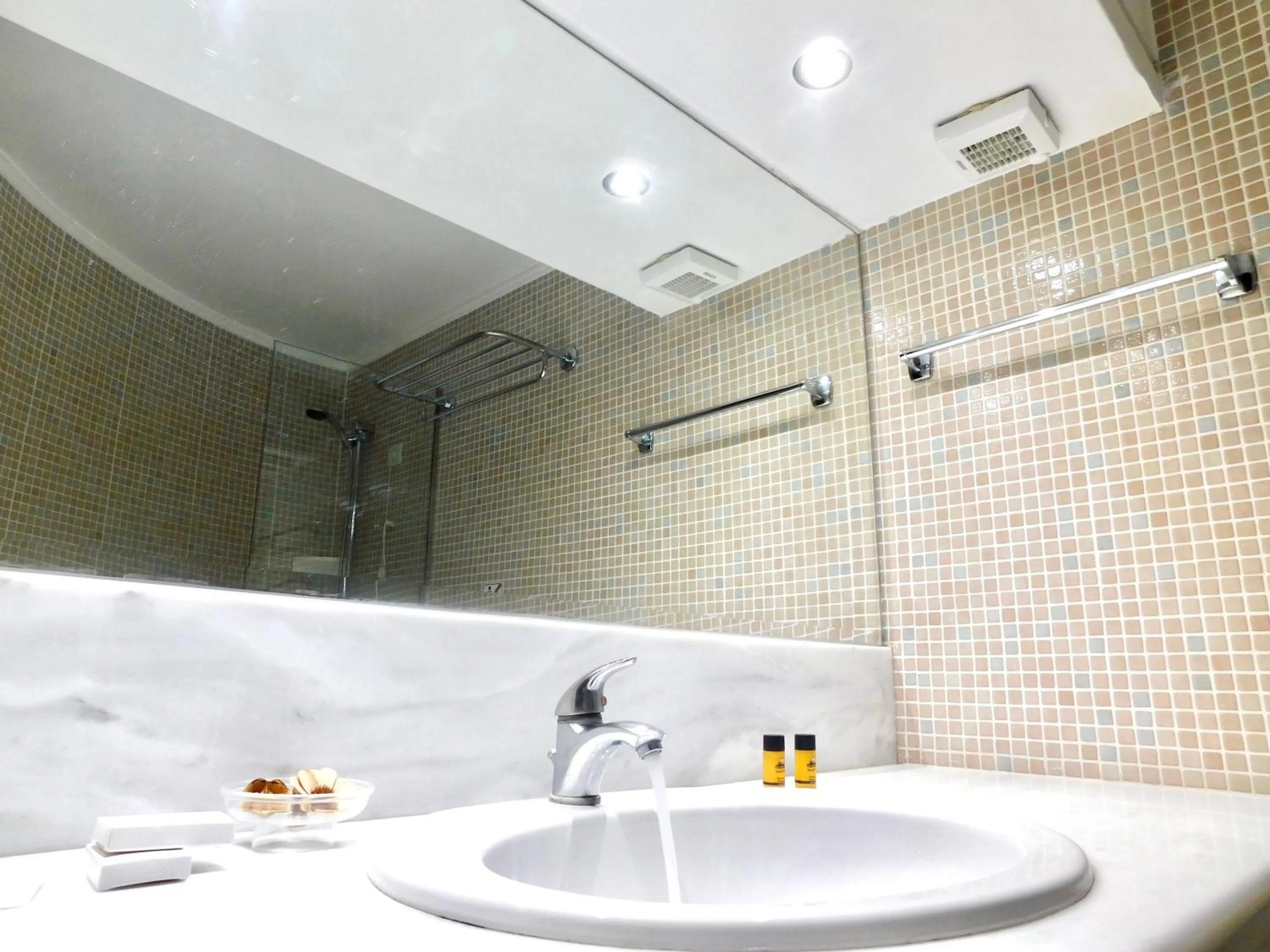 Bathroom in Elizabeth Suites