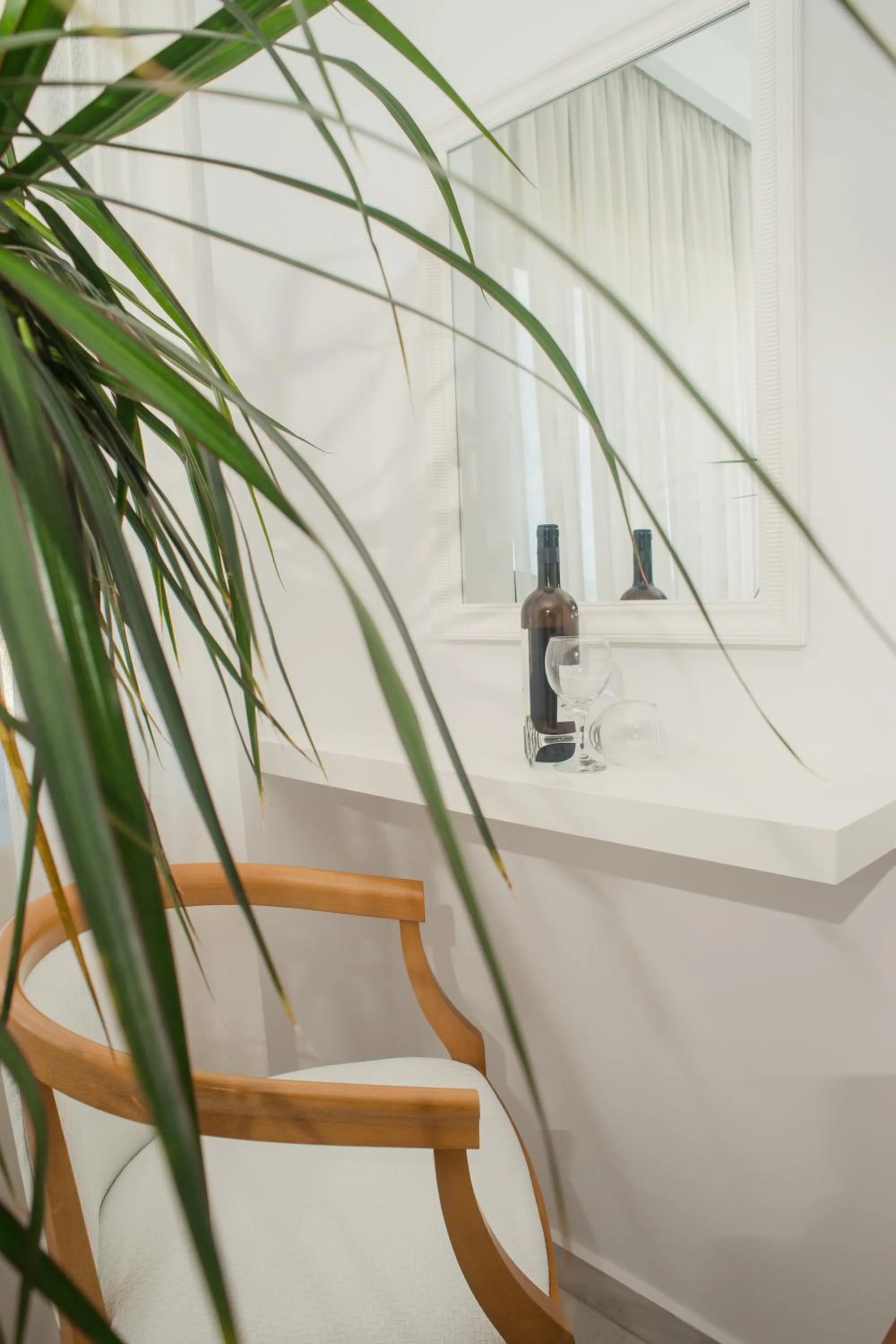 Seating area in Elizabeth Suites