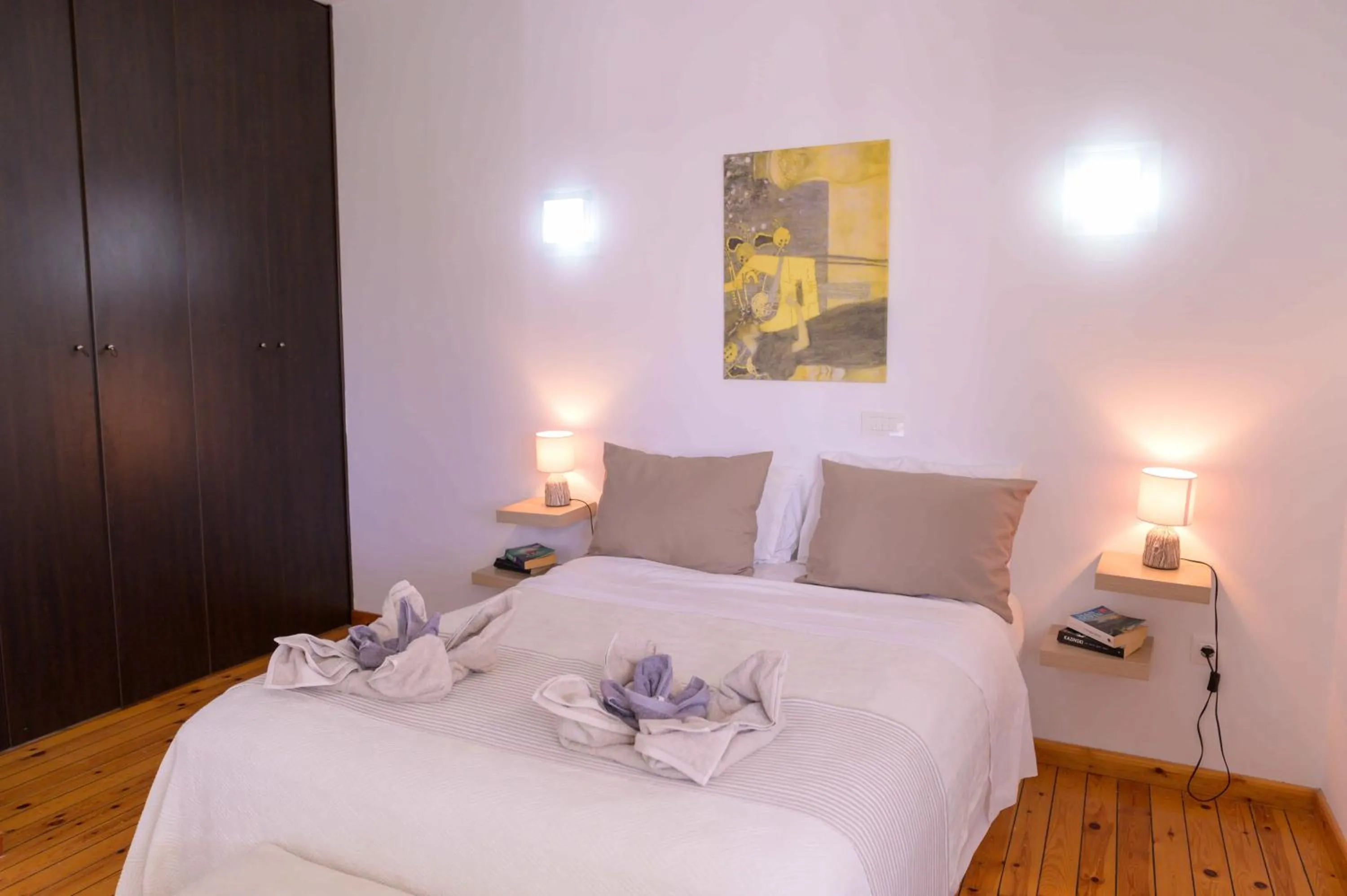 Bed in Elizabeth Suites