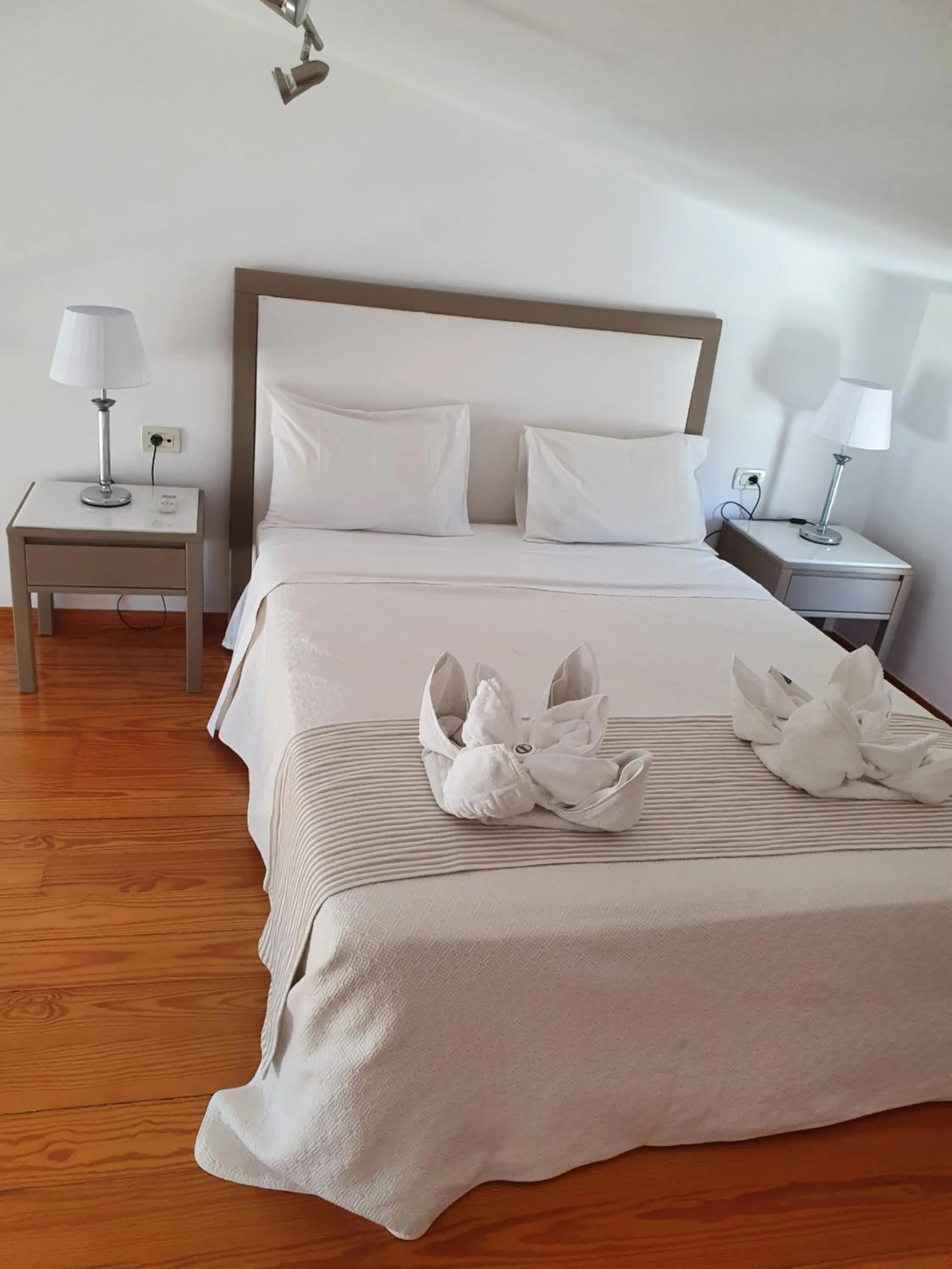 Bed in Elizabeth Suites