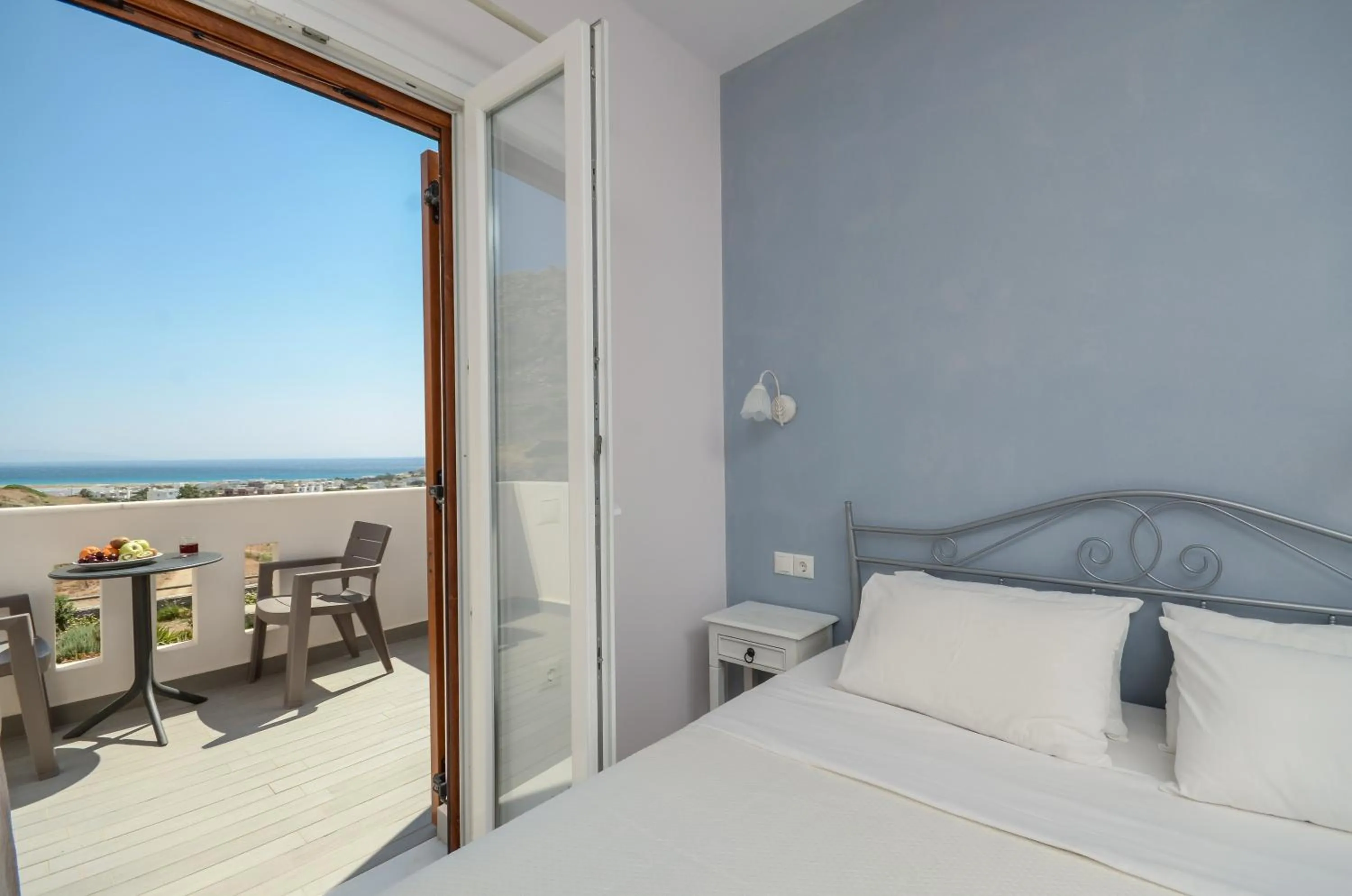 Bed in Naxos Luxury Villas