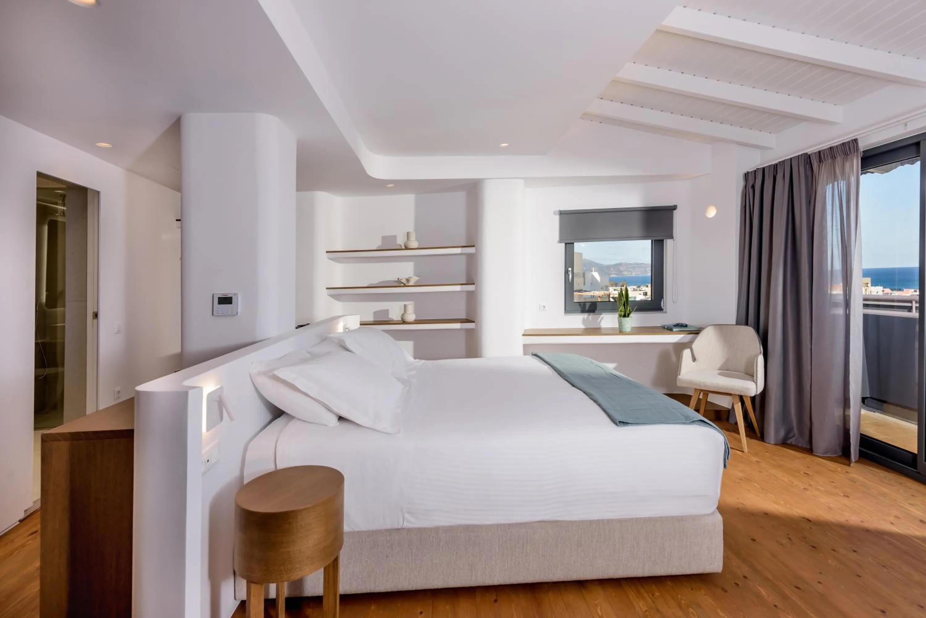 Photo of the whole room, Bed in Iraklion Hotel