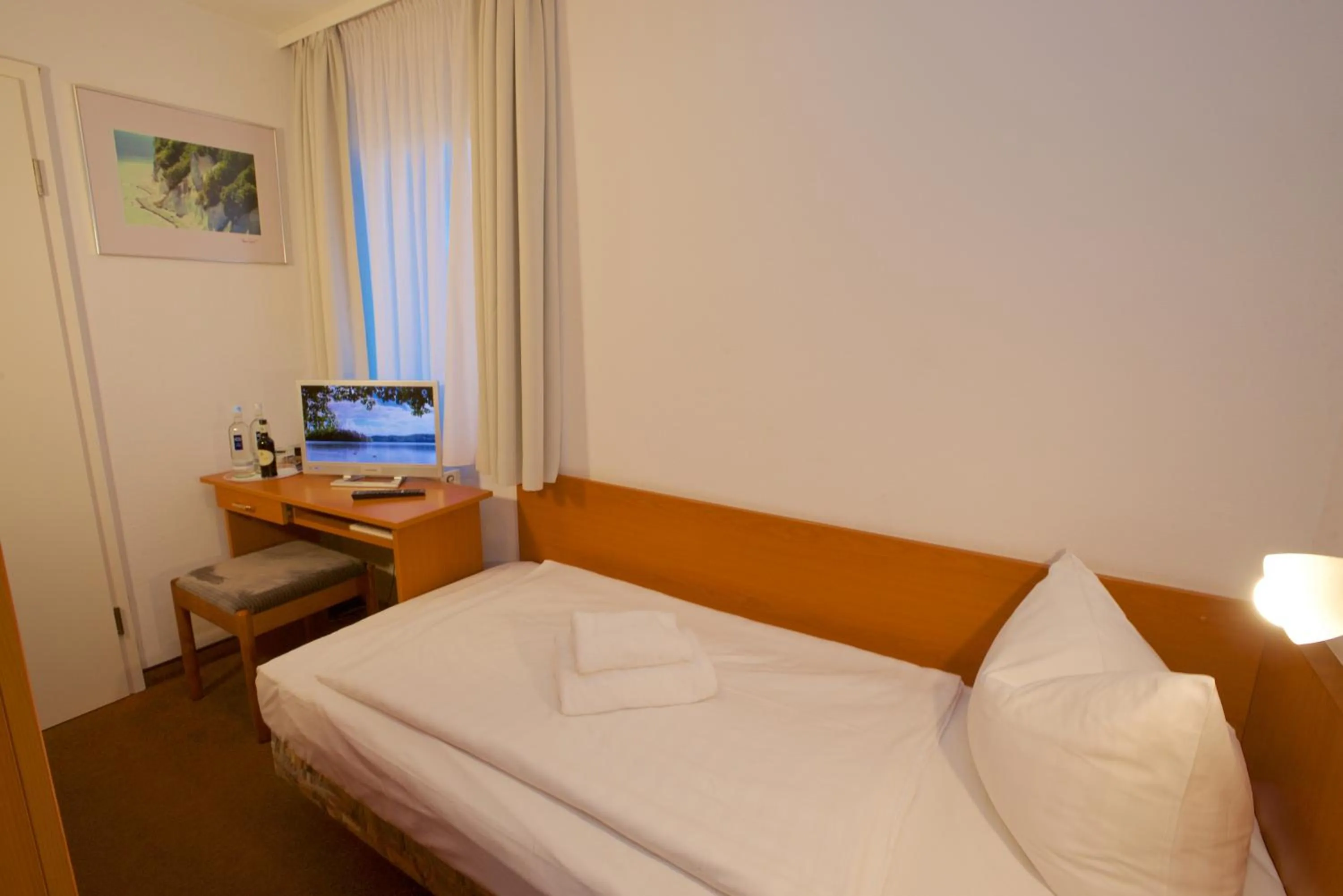 Photo of the whole room, Bed in Panorama Hotel Lohme