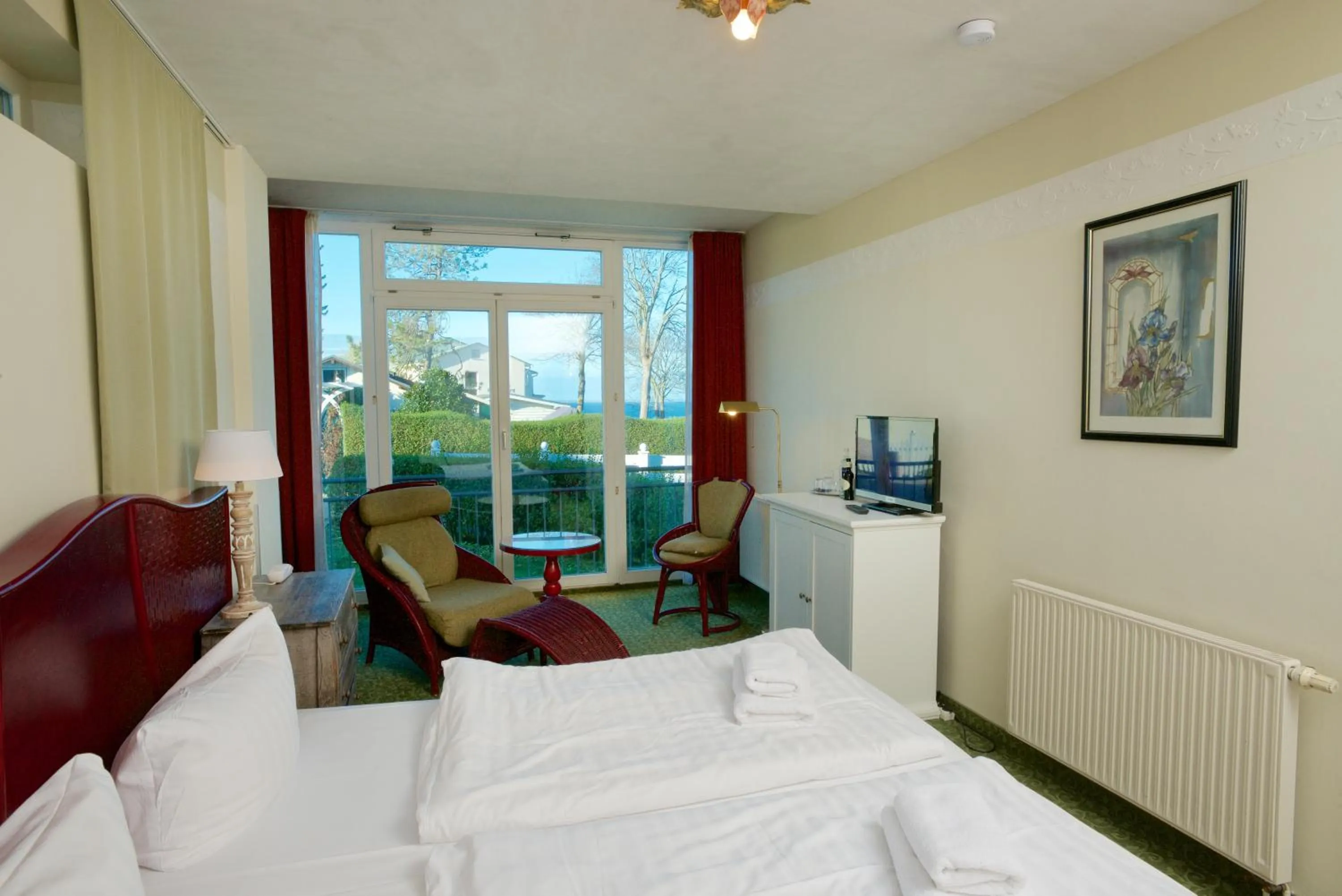 Photo of the whole room, Bed in Panorama Hotel Lohme