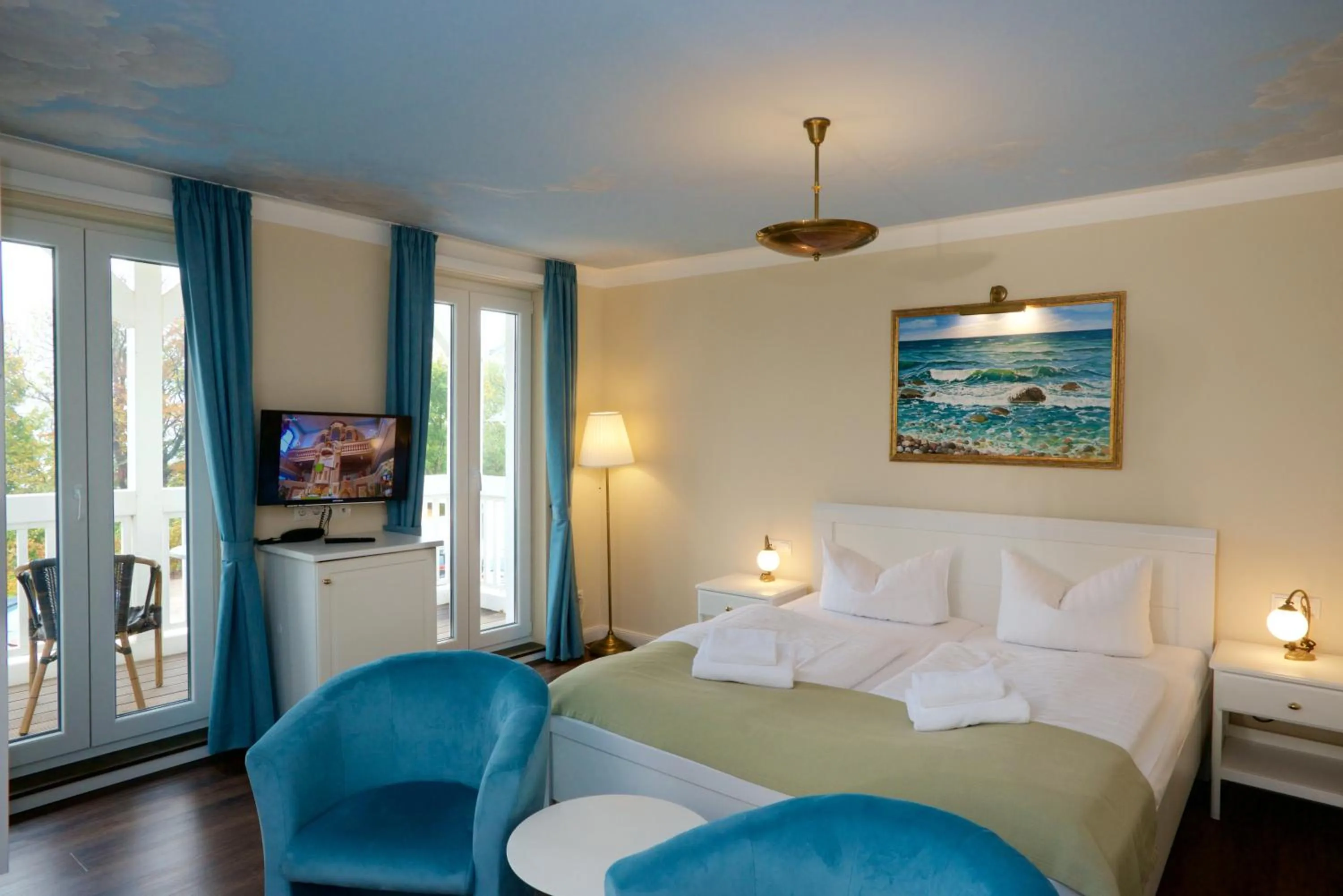 Photo of the whole room, Bed in Panorama Hotel Lohme