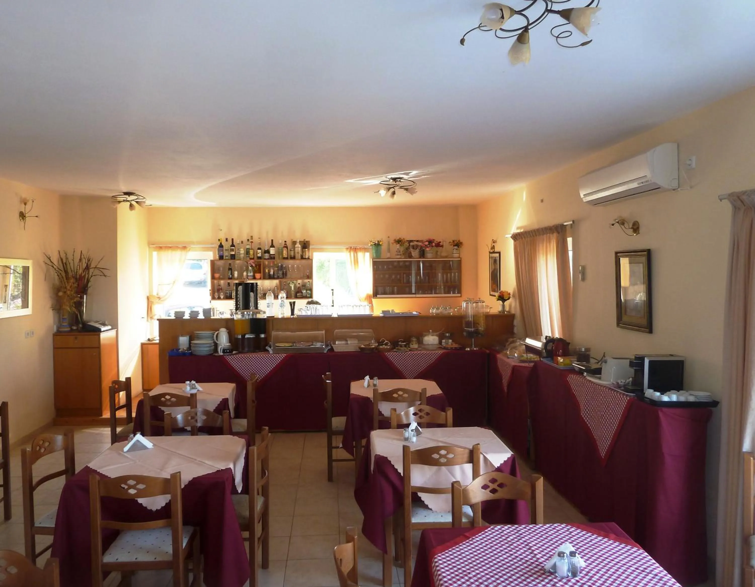 Buffet breakfast in Elafonisos Diamond Resort