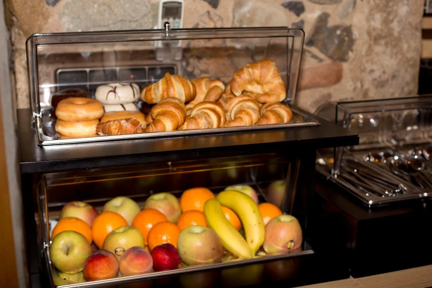 Buffet breakfast in Mas la Casassa