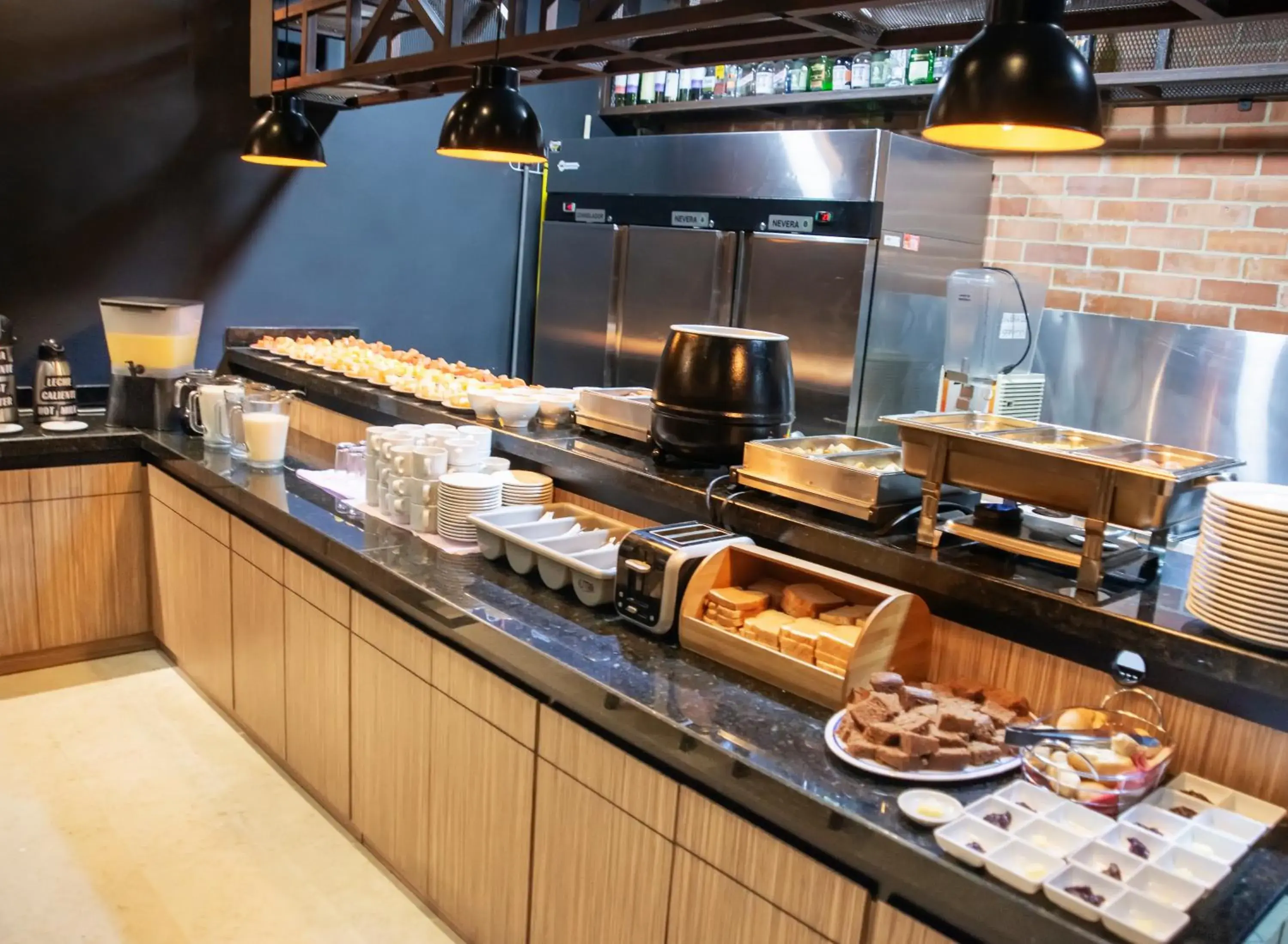 Restaurant/places to eat in Hotel Santa Barbara Real Restaurant/places to eat in Hotel Santa Barbara Real