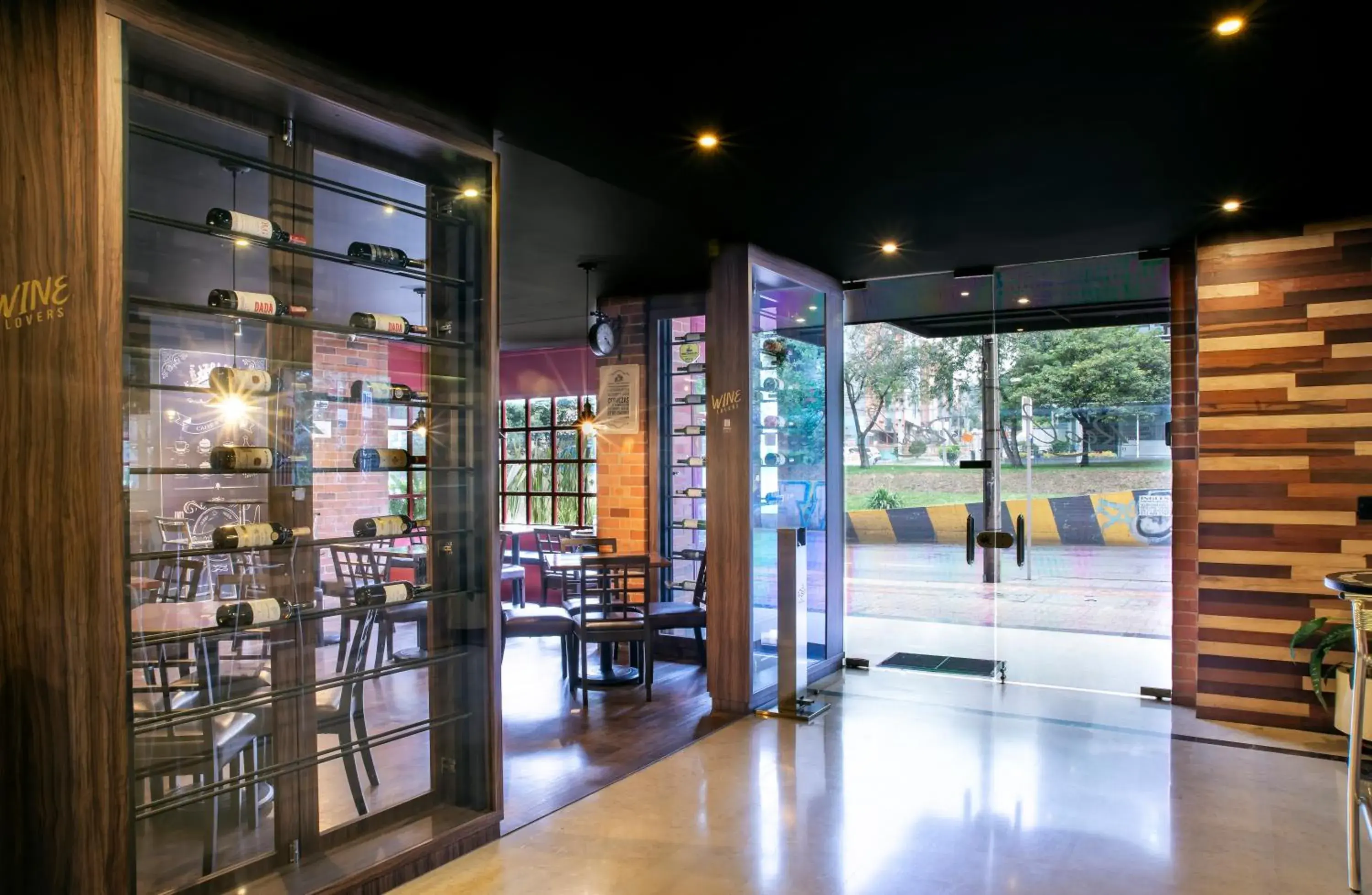 Property building in Hotel Santa Barbara Real Property building in Hotel Santa Barbara Real