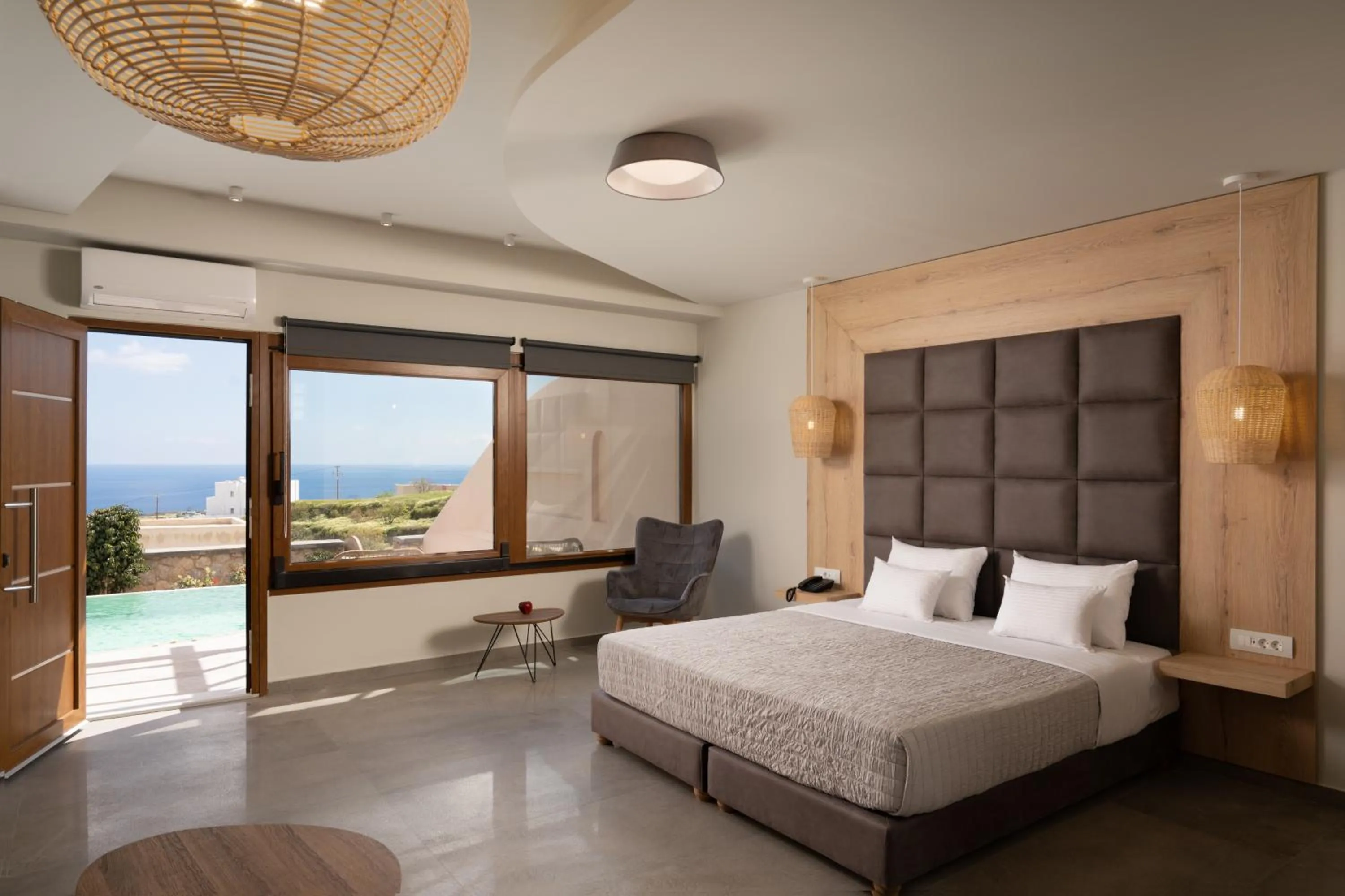 Bed in Perla Nera Suites