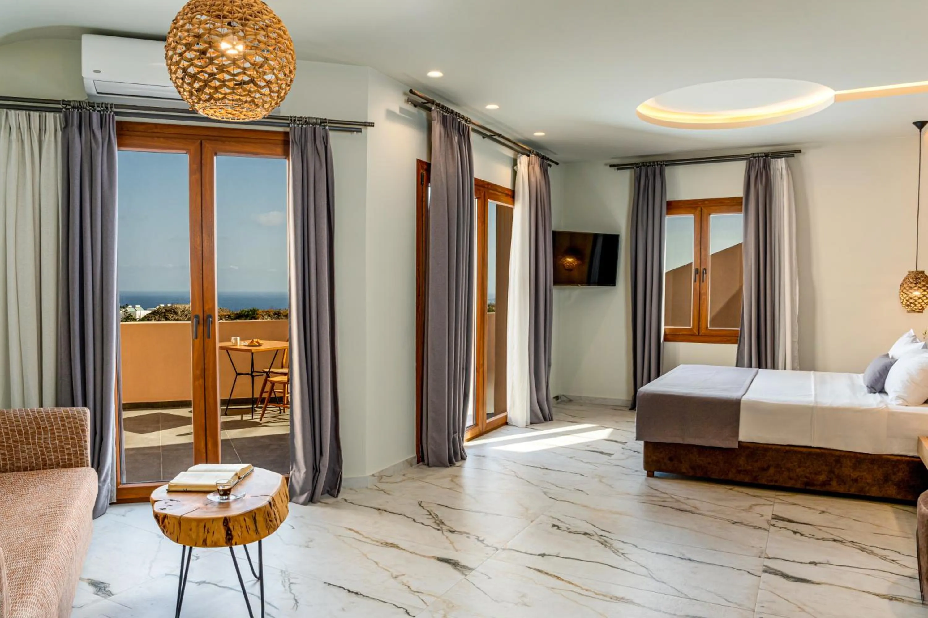 Bed in Perla Nera Suites