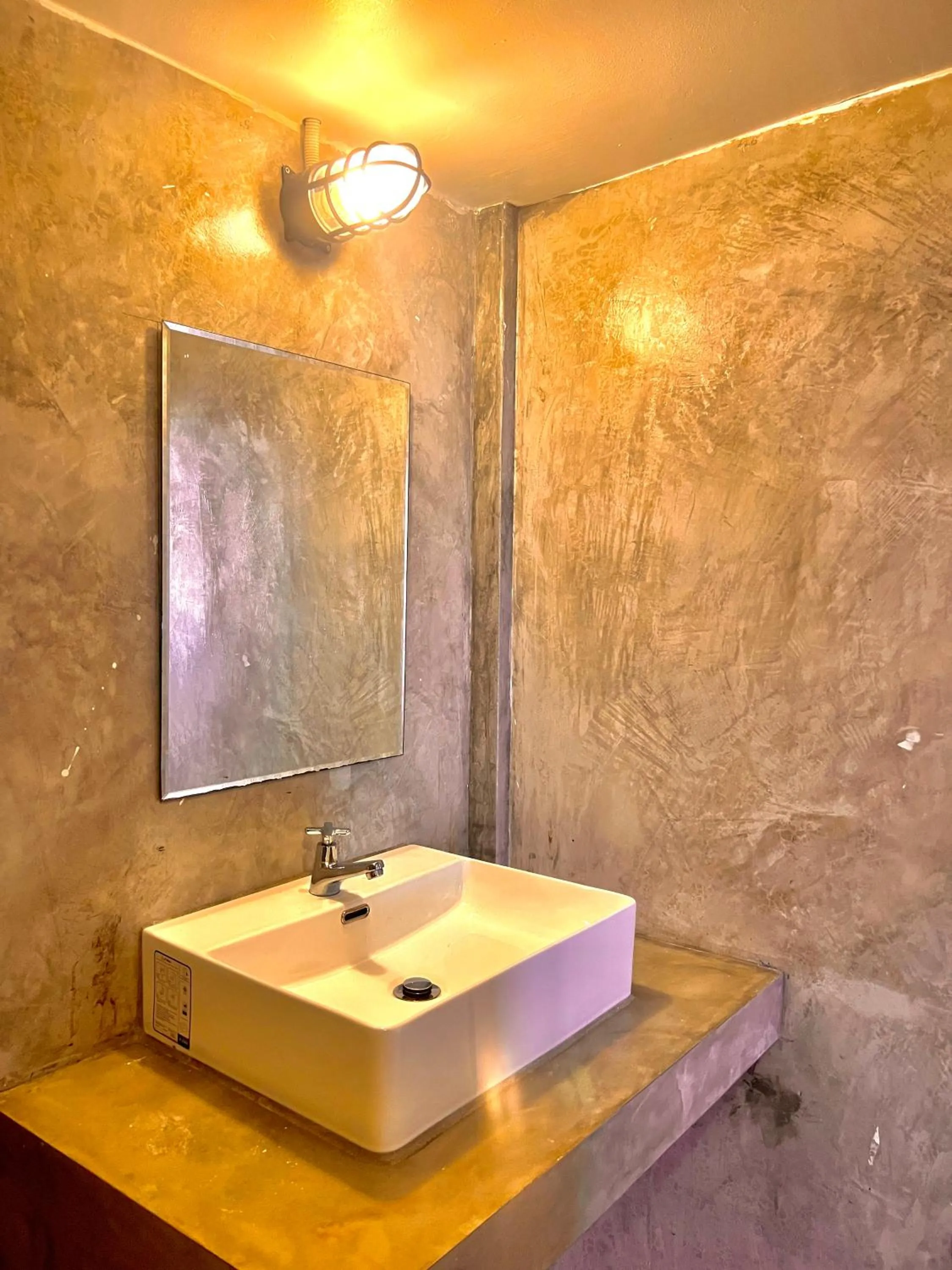 Bathroom in Slumber Party Krabi