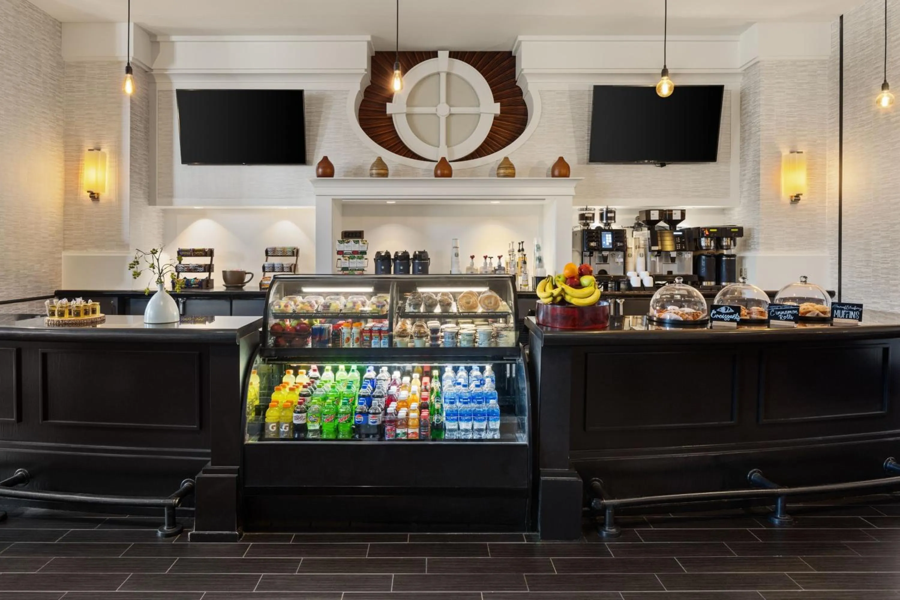 Restaurant/places to eat in Sheraton Overland Park Hotel at the Convention Center