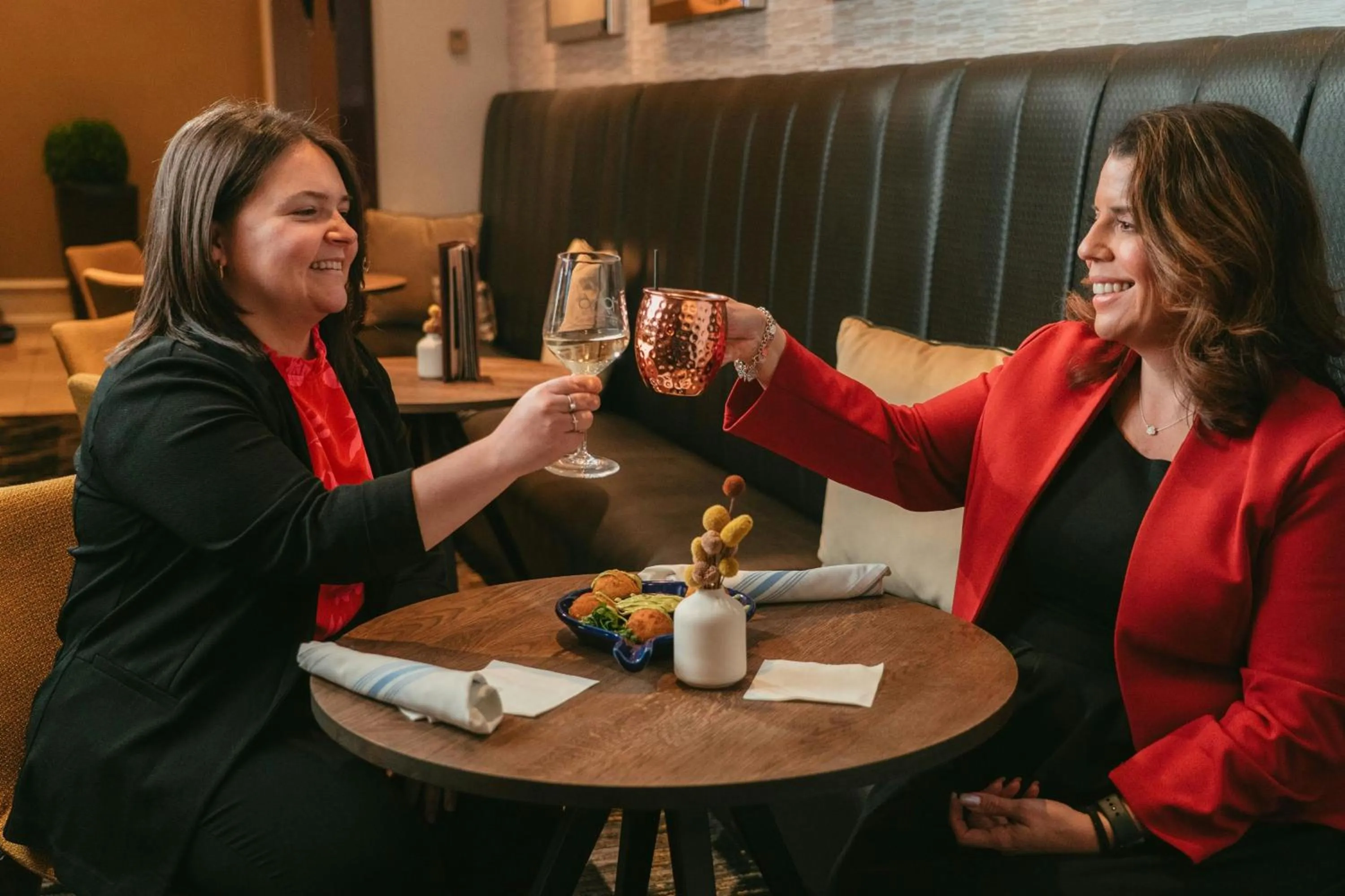 Restaurant/places to eat in Sheraton Overland Park Hotel at the Convention Center