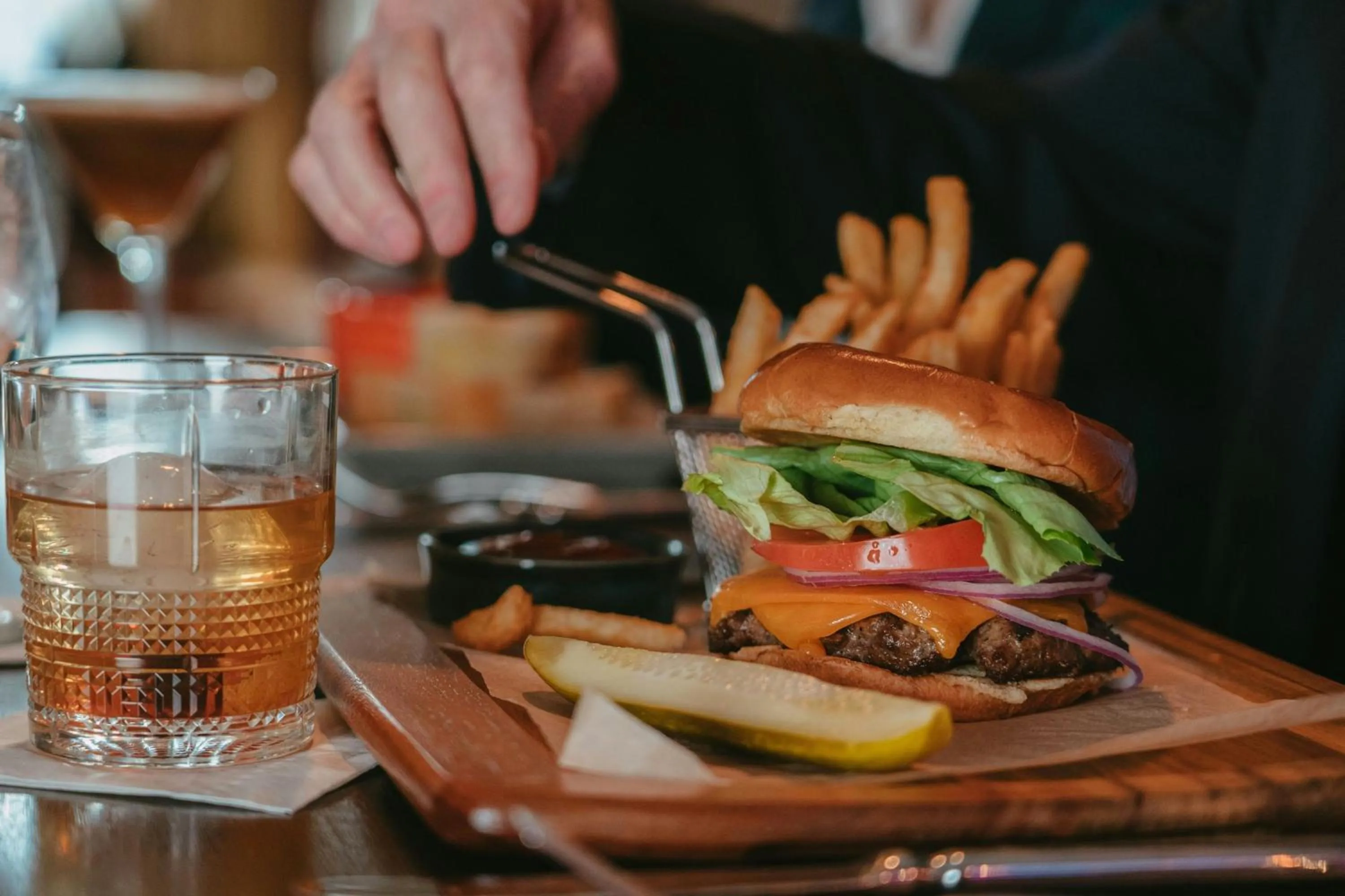 Restaurant/places to eat in Sheraton Overland Park Hotel at the Convention Center
