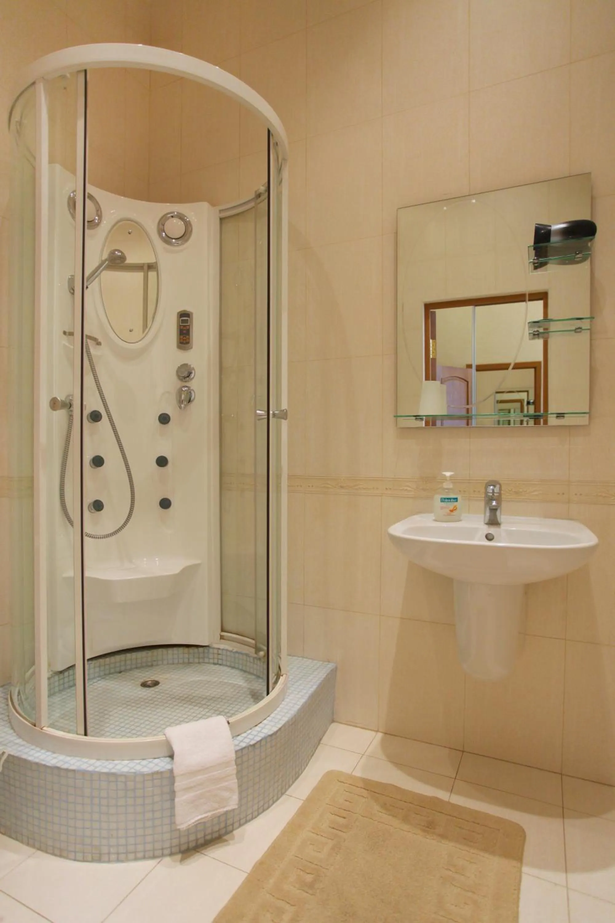 Shower in Ekaterina Hotel