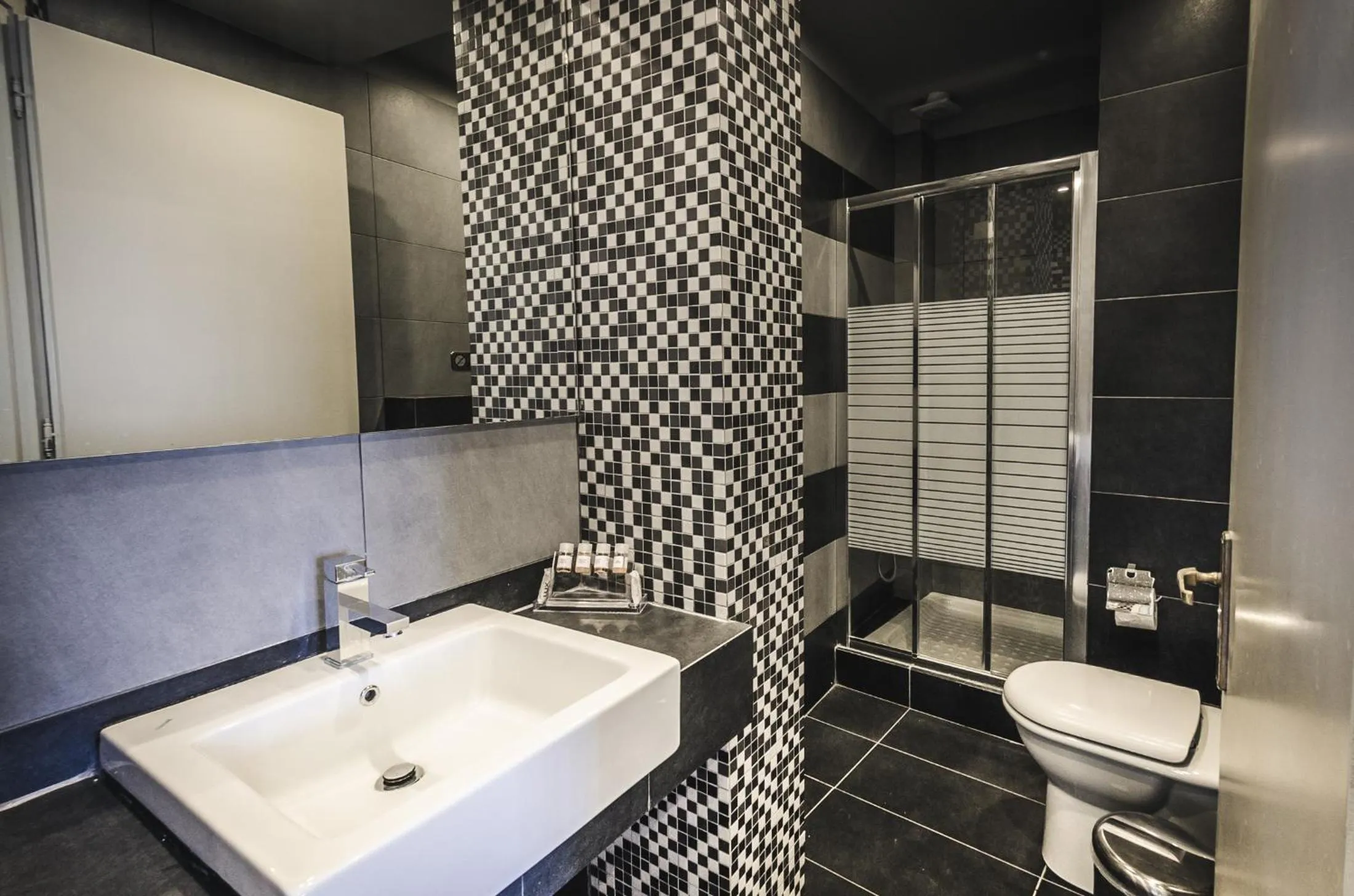 Bathroom in Hotel Nereides