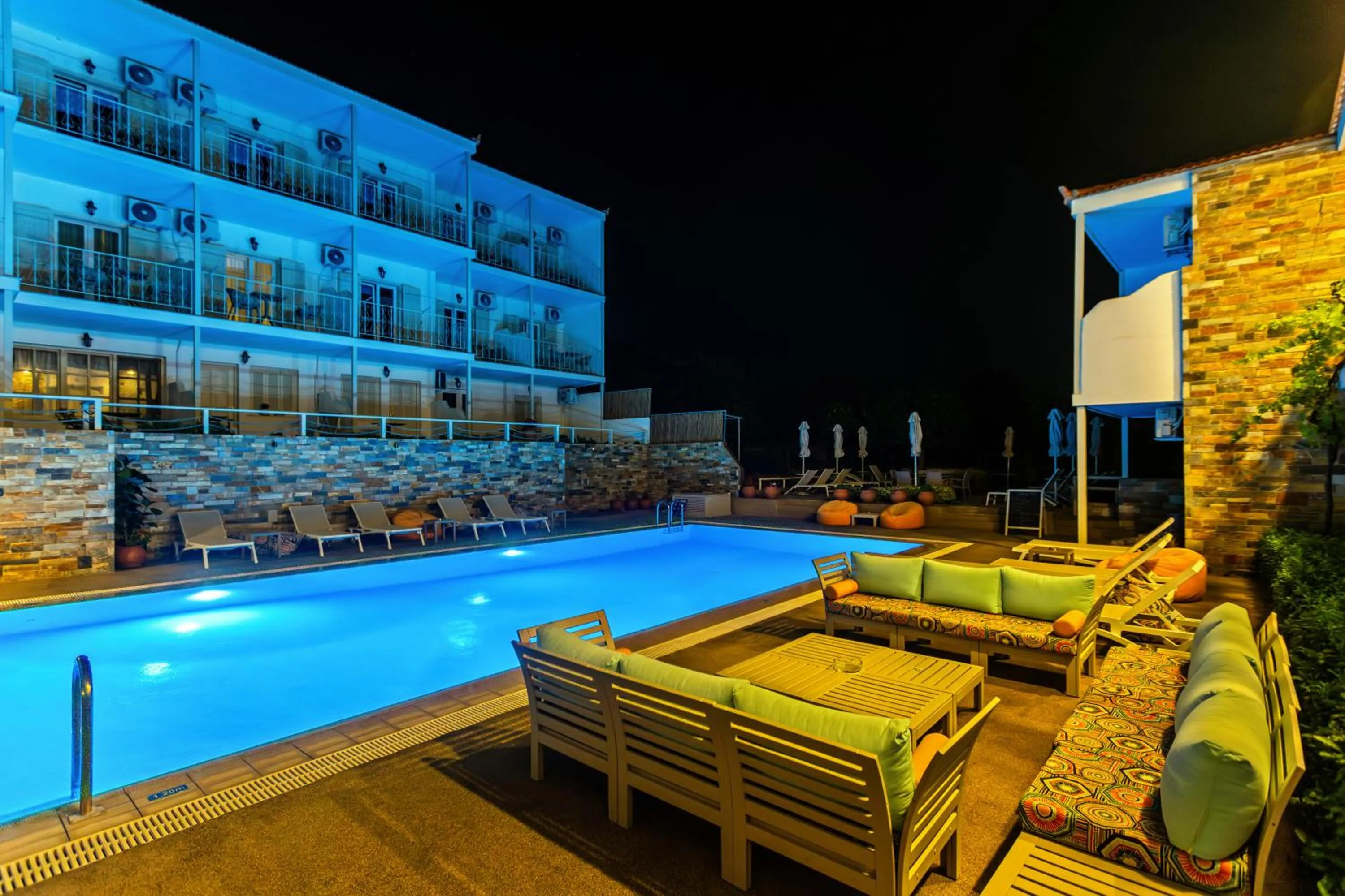 Swimming pool in Hotel Nereides