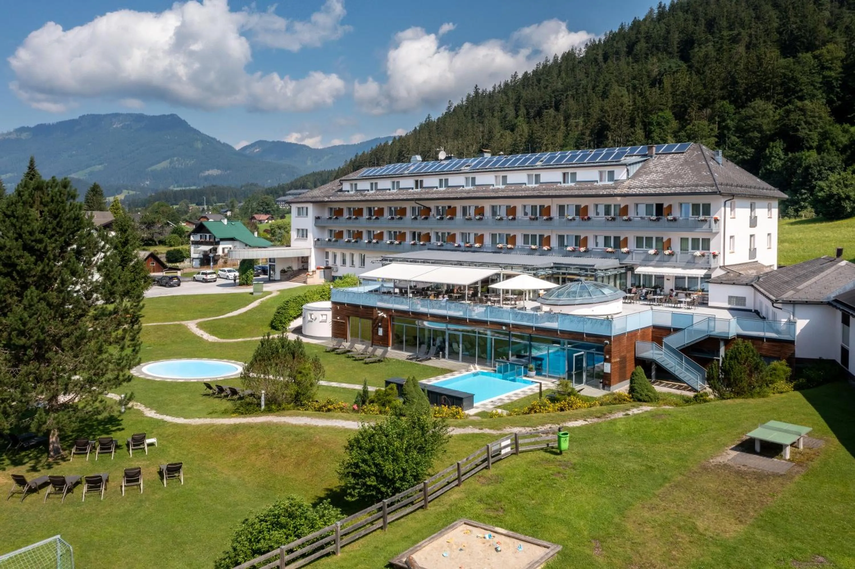 Garden in Hotel-Restaurant Grimmingblick