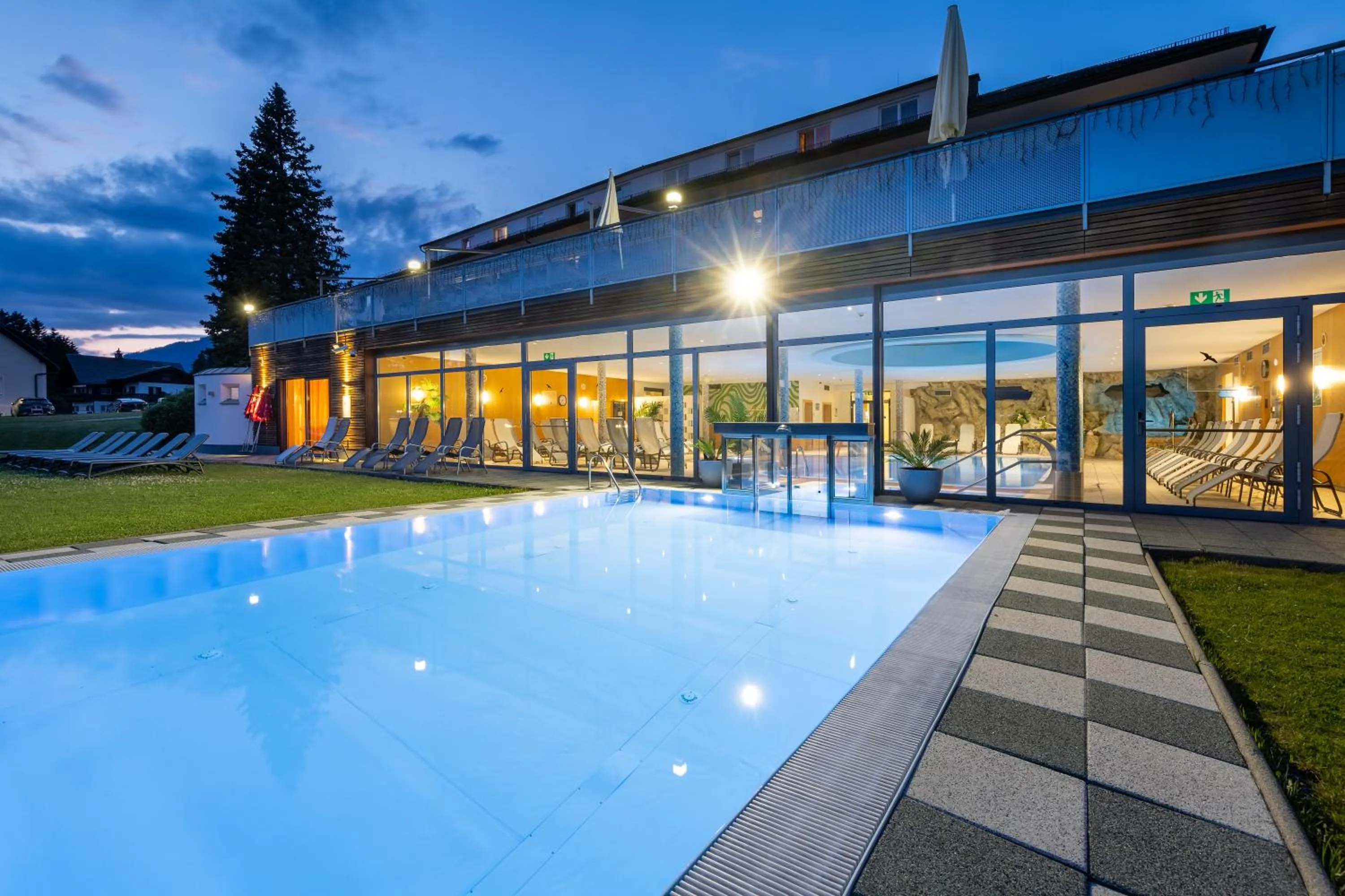 Swimming pool in Hotel-Restaurant Grimmingblick