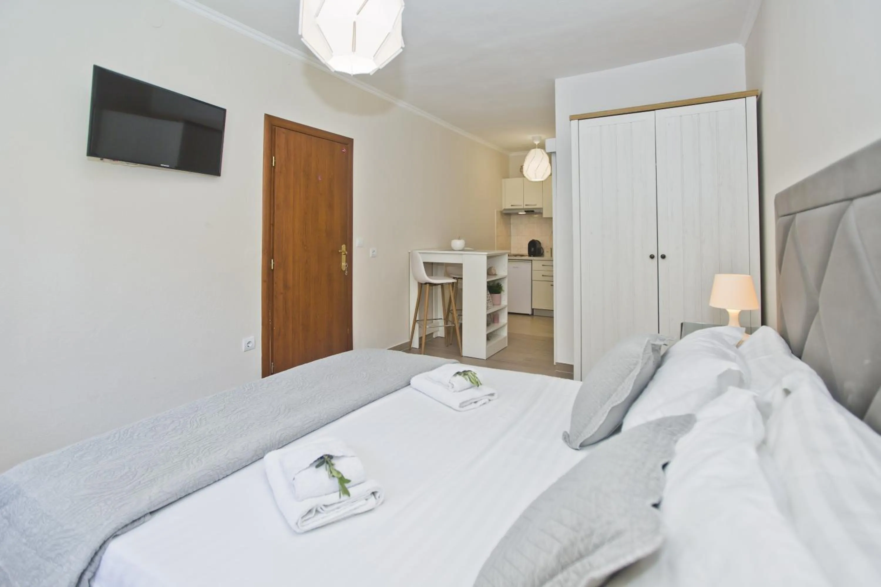 Photo of the whole room, Bed in Villa Milton Hvar