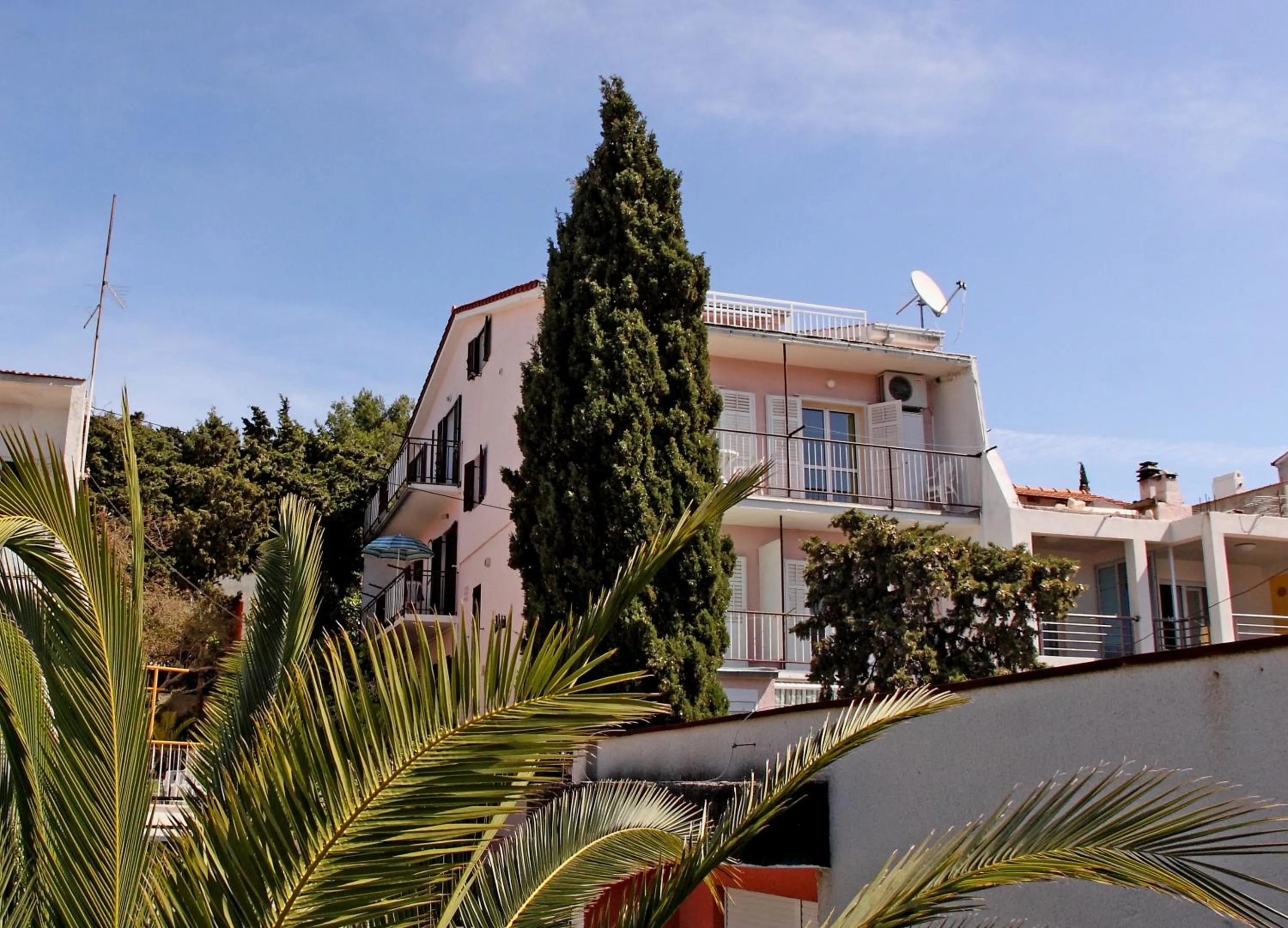 Facade/entrance in Villa Milton Hvar